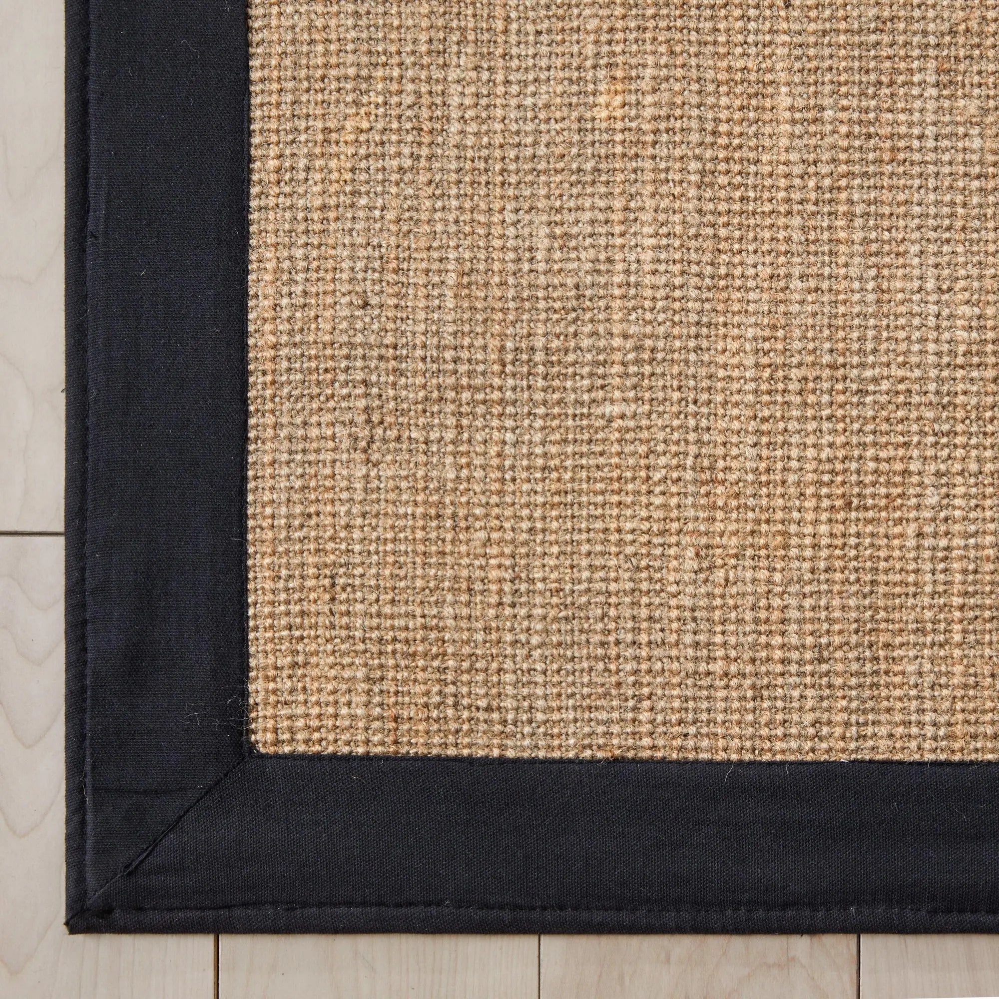 Sorel Farmhouse 5' x 7' Non-Slip Natural-Fiber Natural Black Border Rug Well Woven