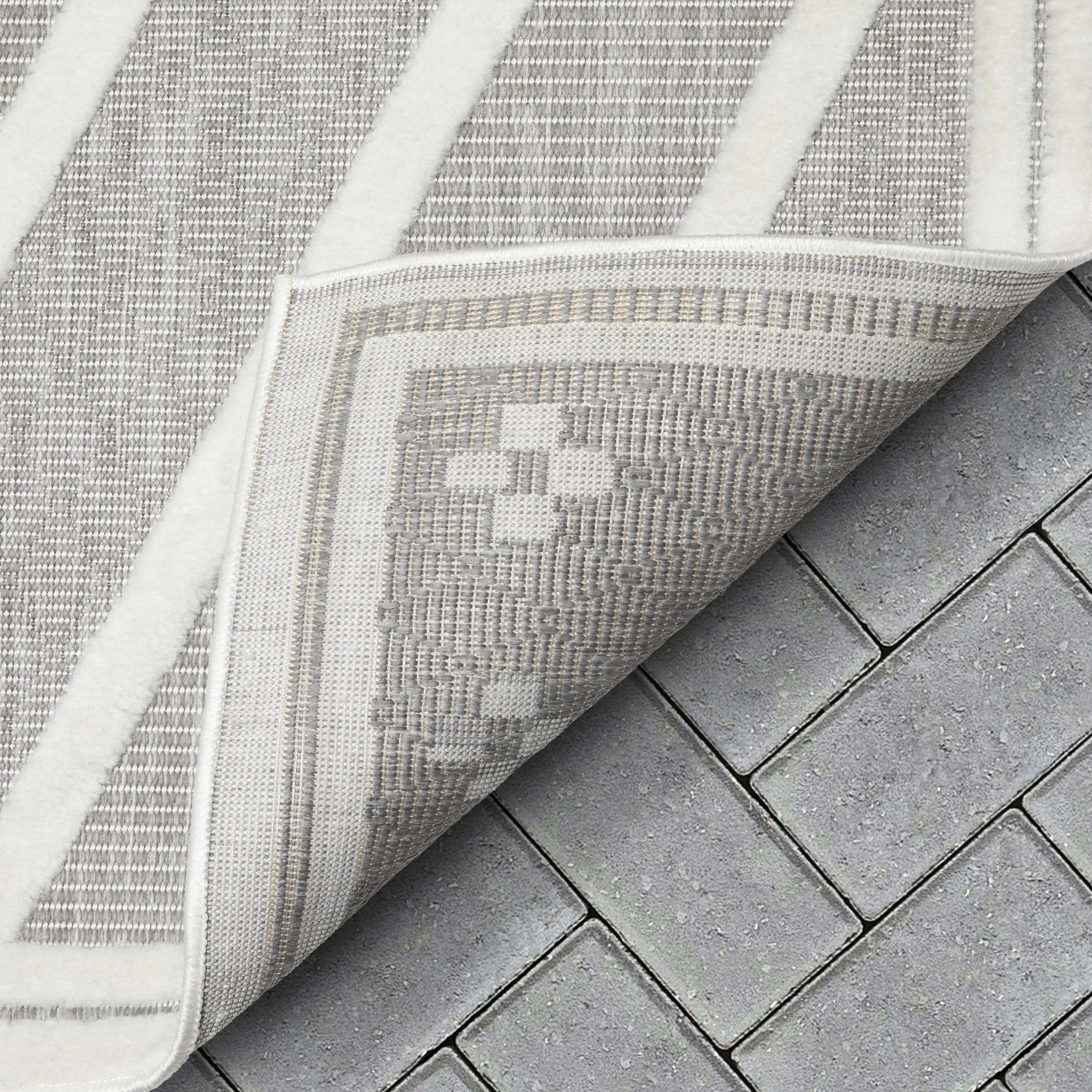 Mali Tribal Diamond Pattern Indoor/Outdoor Grey High-Low Rug Well Woven