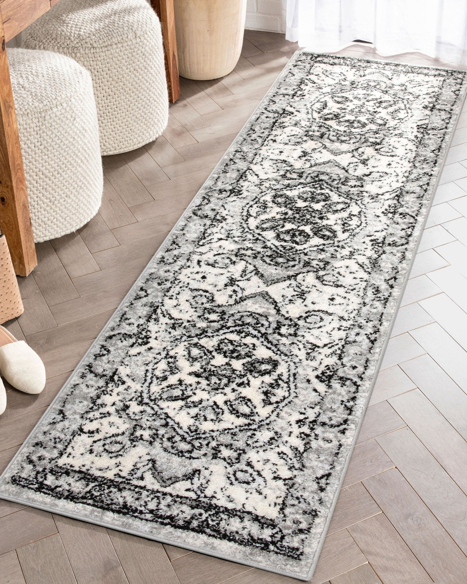 Arctic Bloom Medallion Oriental Ivory Grey High-Low Rug Well Woven