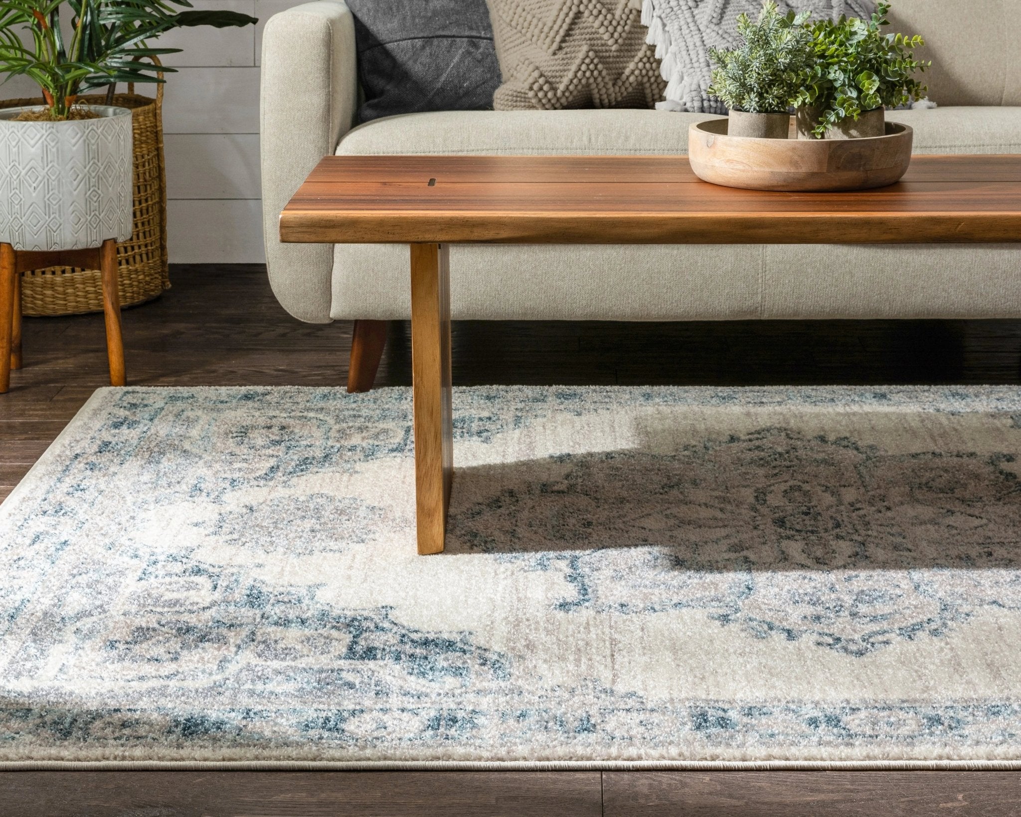 Branna Vintage Persian Blue Rug Well Woven