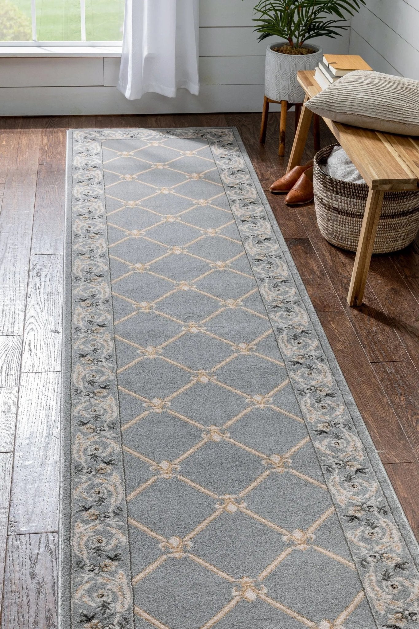 Fleur De Lis Grey Traditional Rug Well Woven