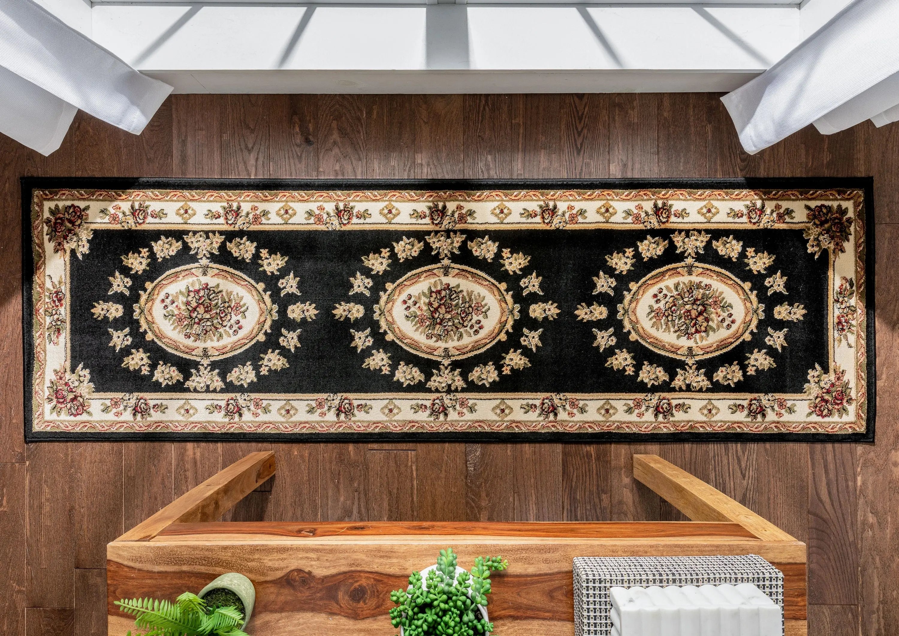 Le Petit Palais Black Traditional Rug