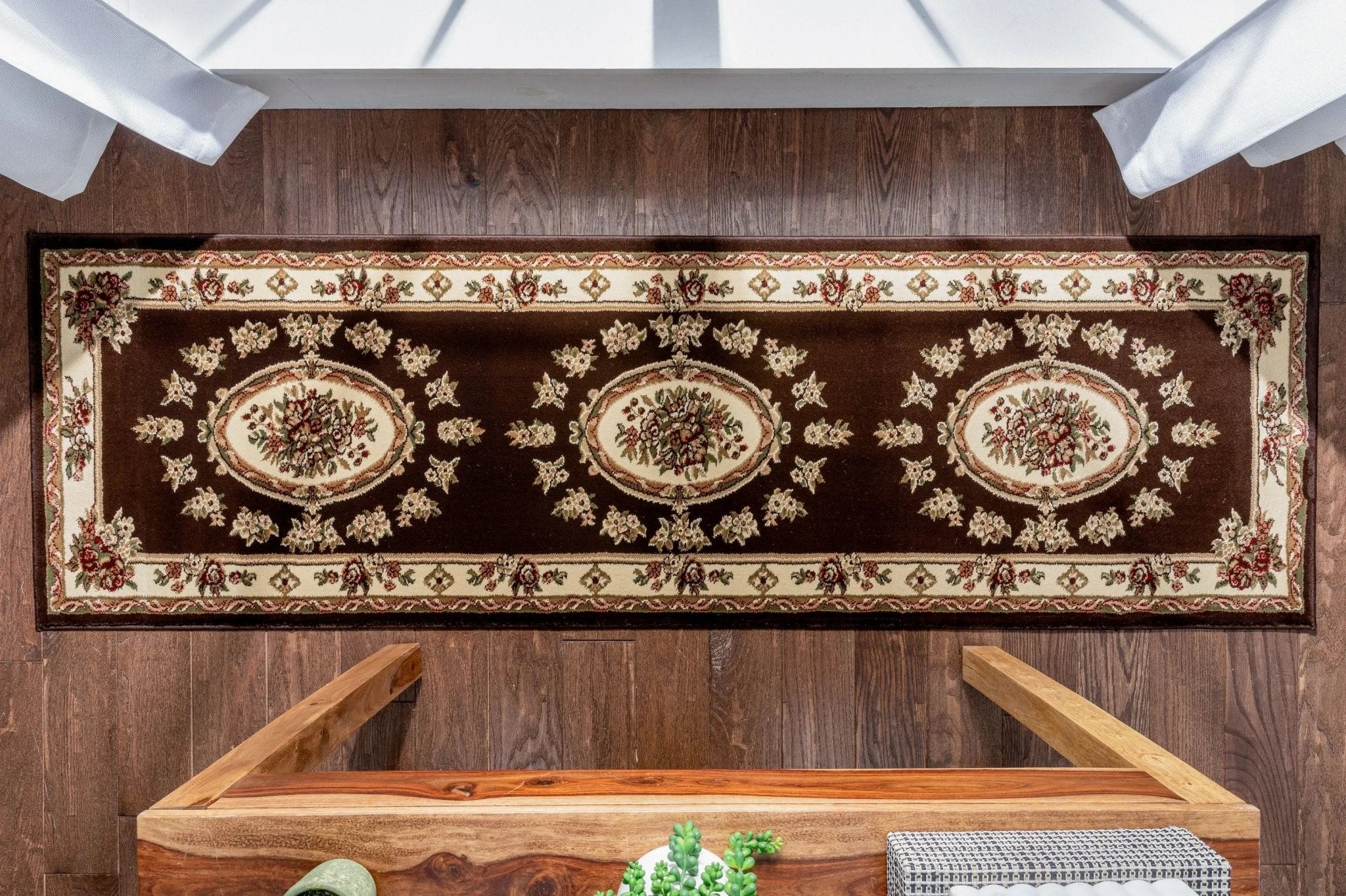Le Petit Palais Brown Traditional Rug Well Woven