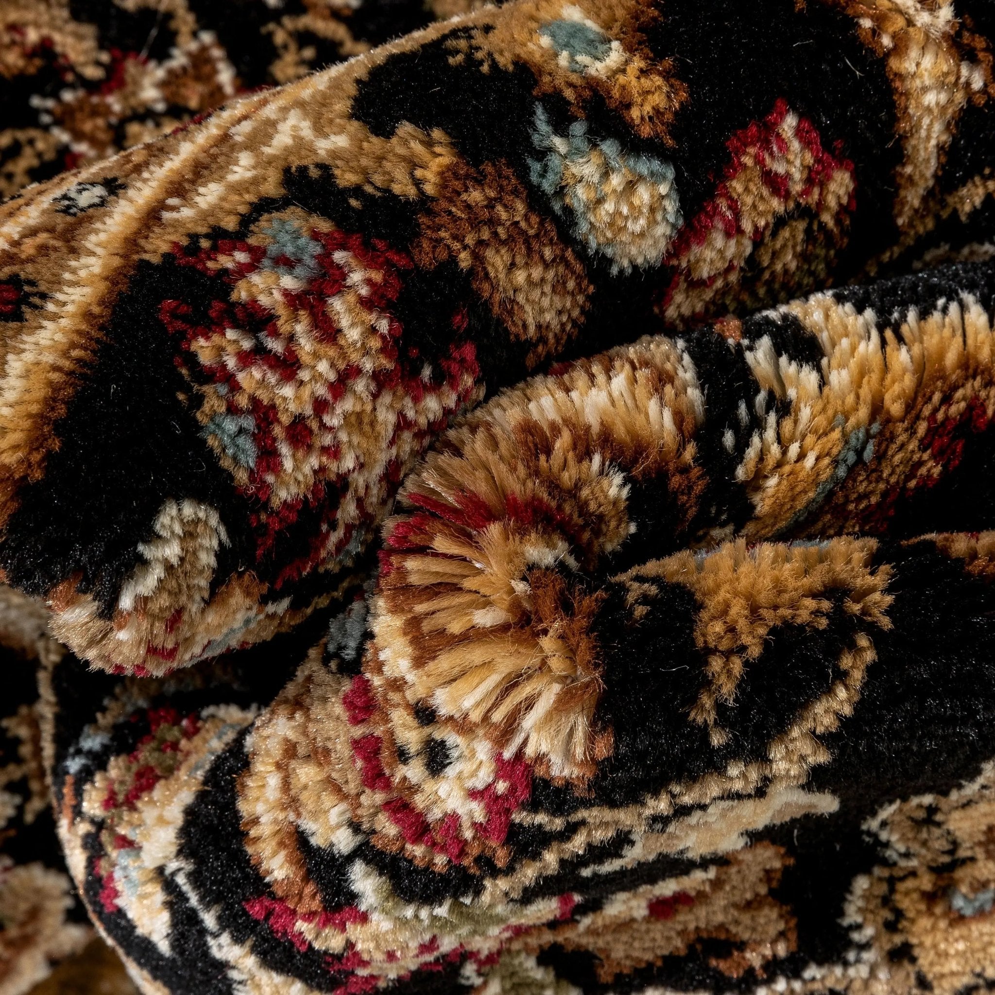 Aviva Black Traditional Rug Well Woven