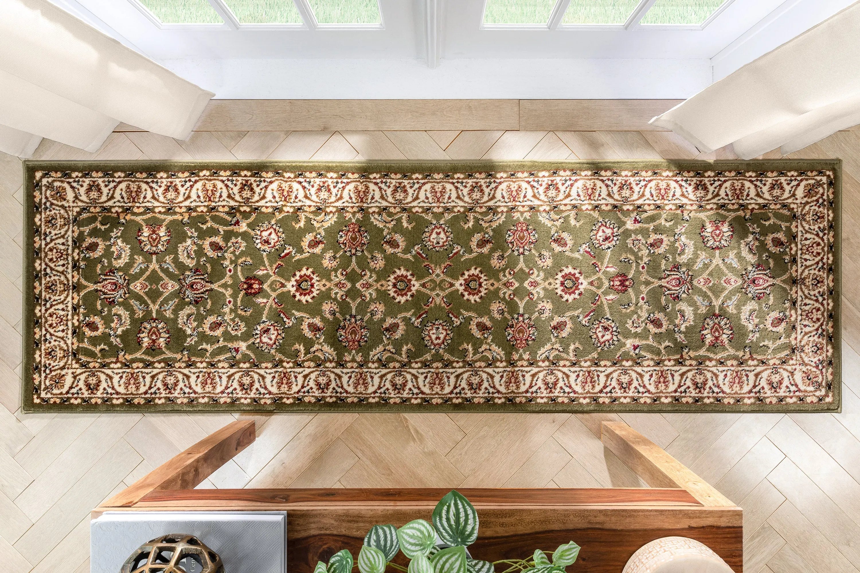 Sarouk Green Traditional Rug Well Woven