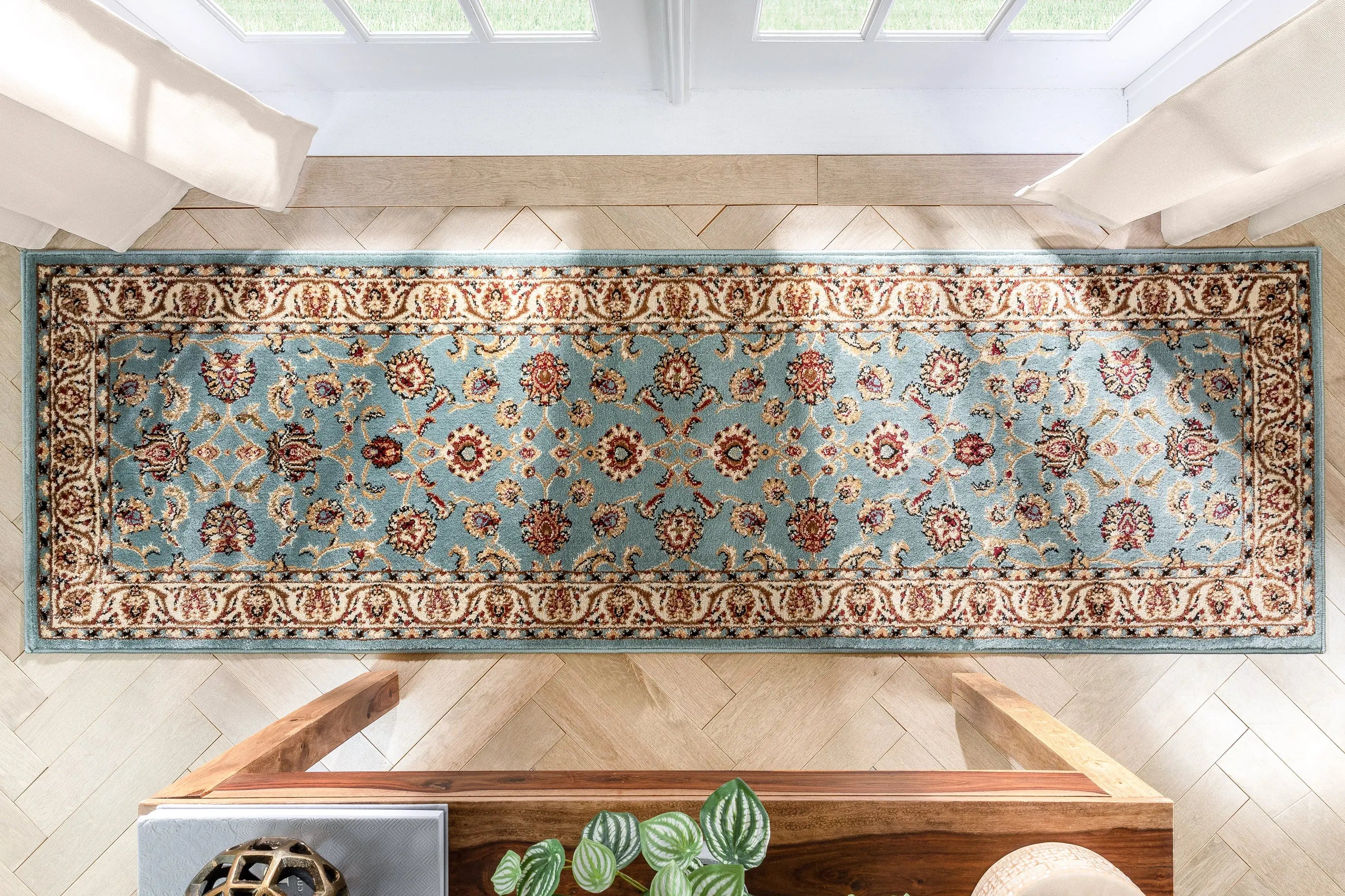 Sarouk Light Blue Traditional Rug Well Woven