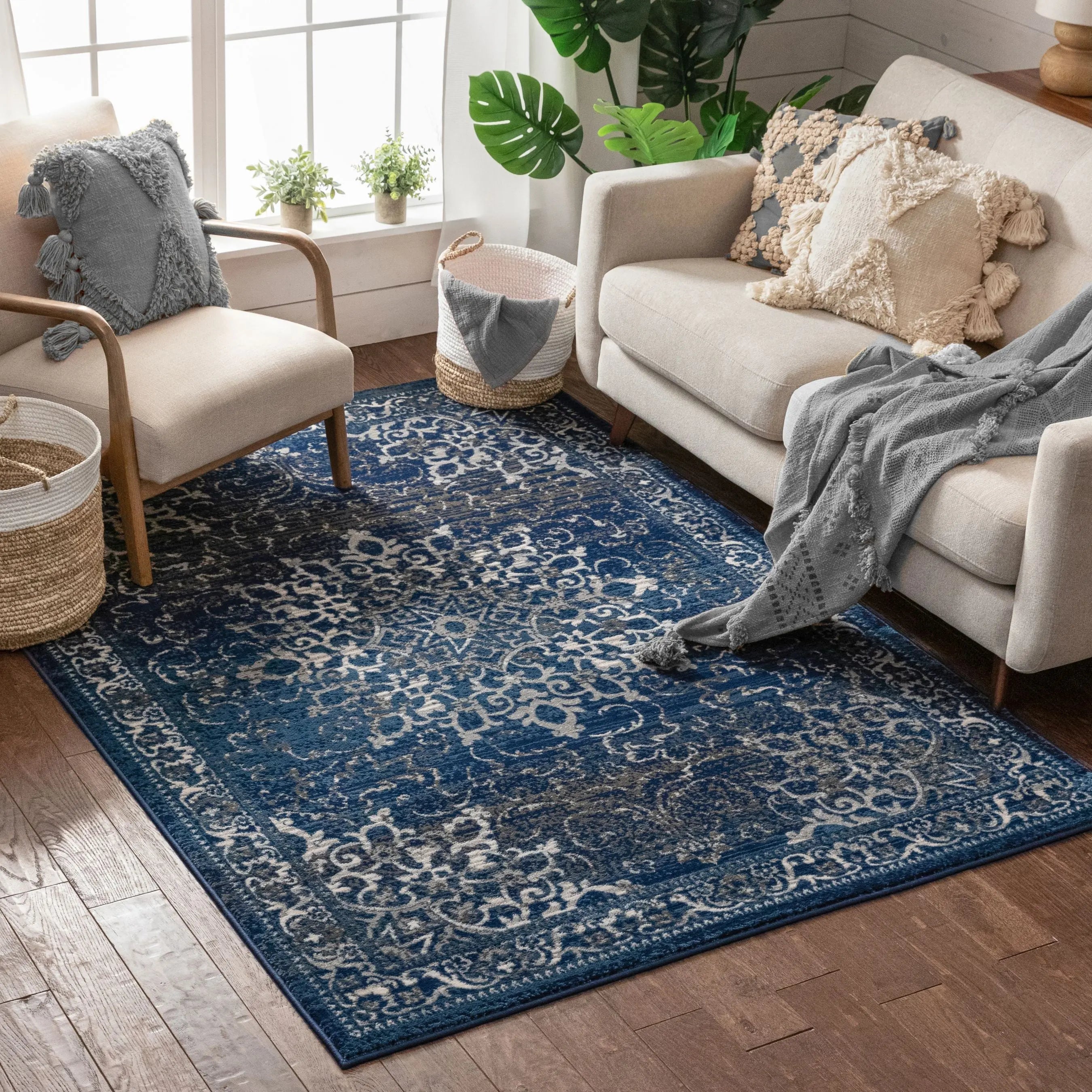 Sultana Blue Vintage Floral 5'3" x 7'3" Rug Well Woven