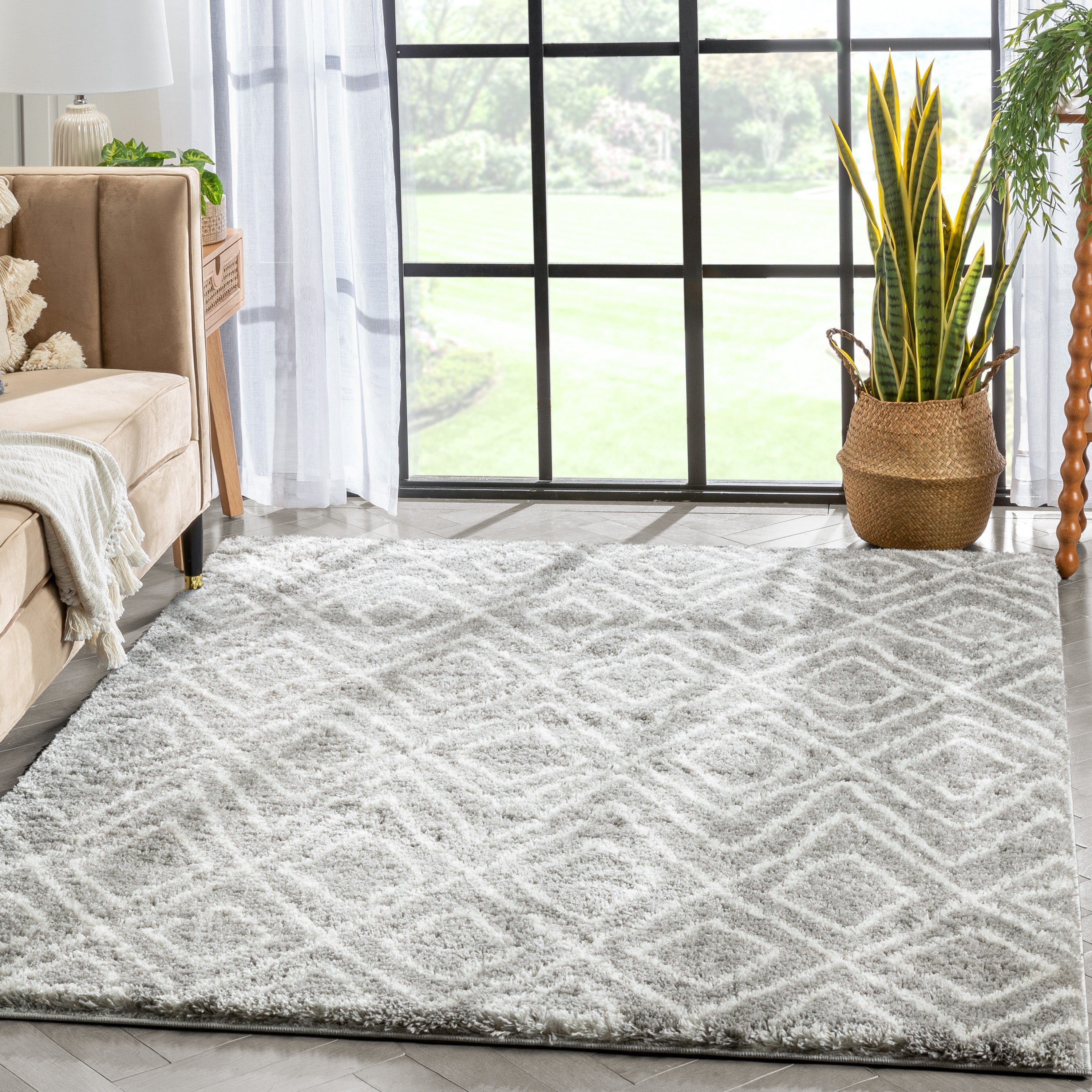 Lagos Tribal Diamond Pattern Grey Thick & Soft Shag Rug