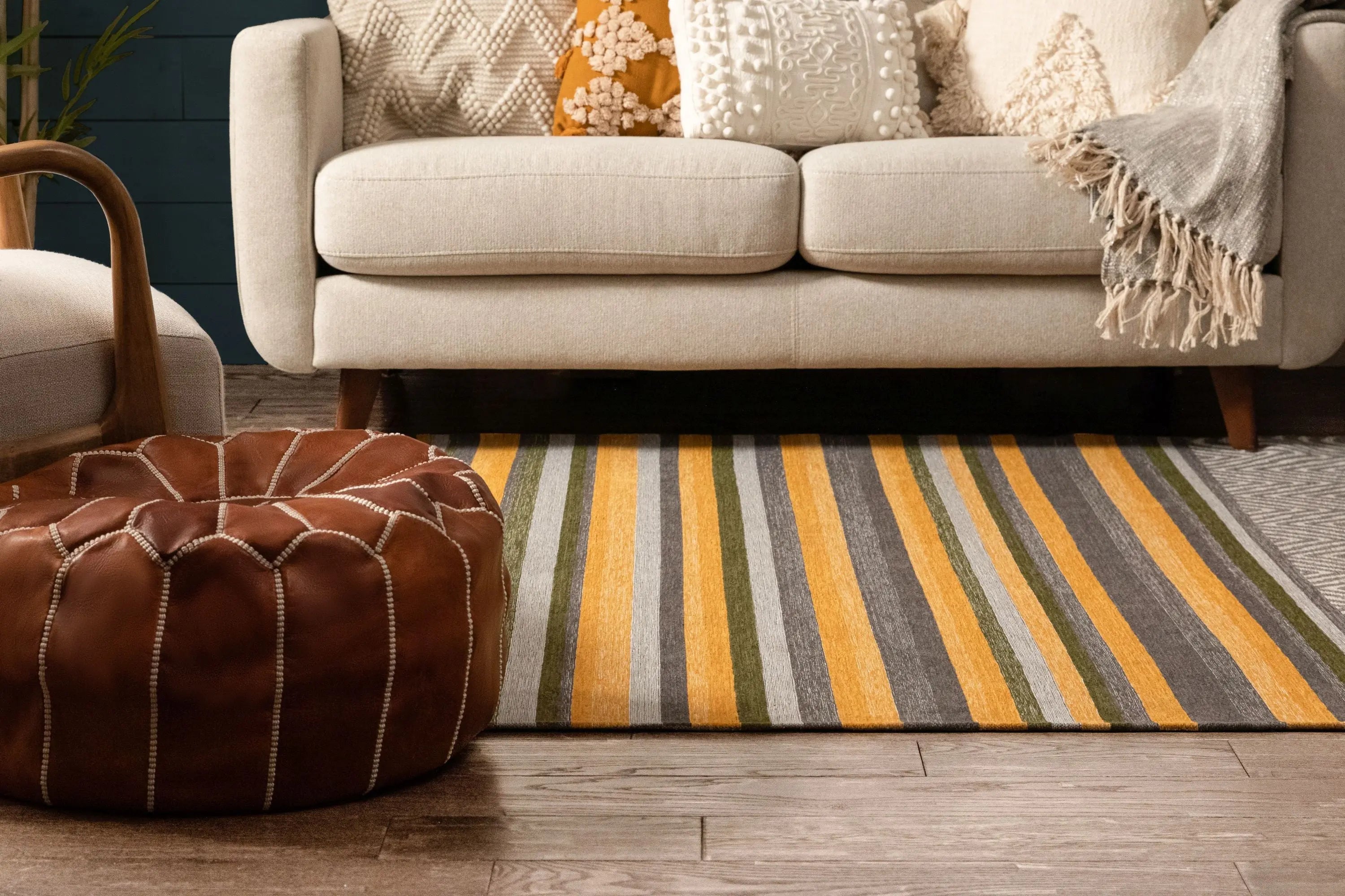 Chia Contemporary Solid & Striped Beige Gold 5'3" x 7'3" Rug Well Woven