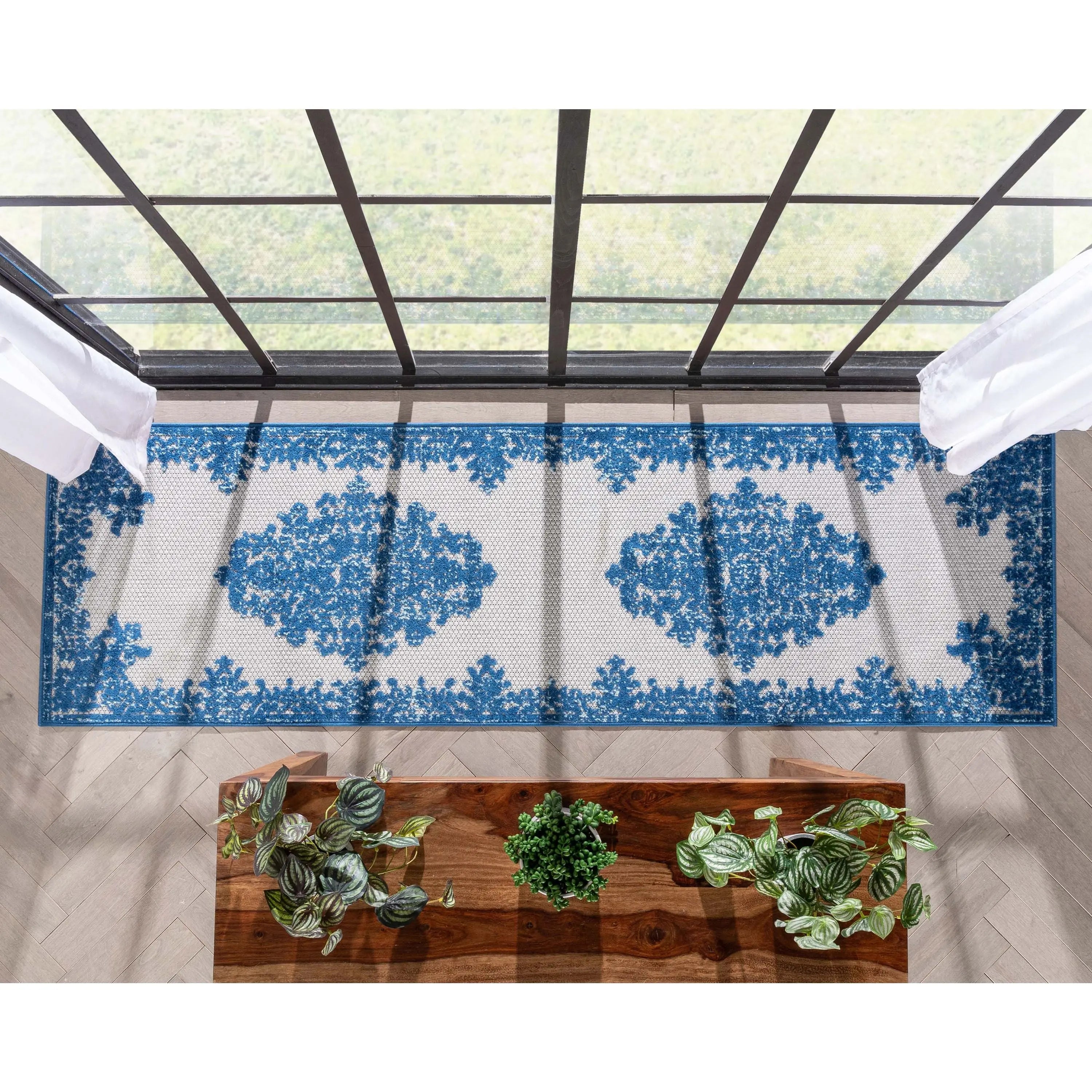 Arid Modern Medallion Persian Indoor/Outdoor Blue High-Low Rug Well Woven