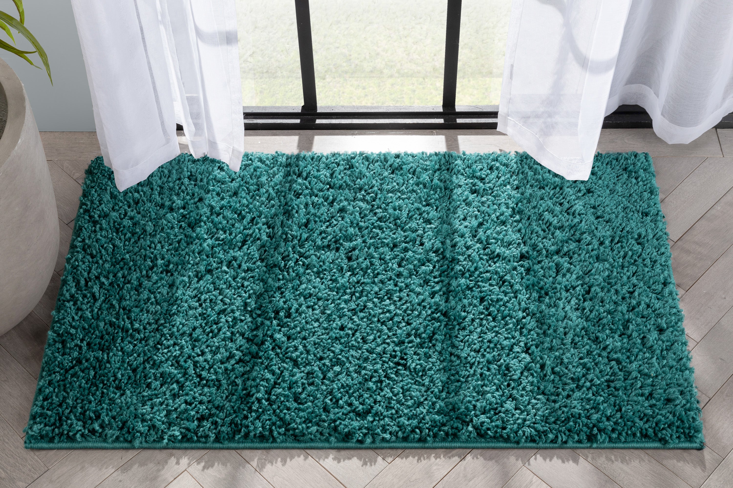 Emerson Modern Solid Green Textured Shag Rug