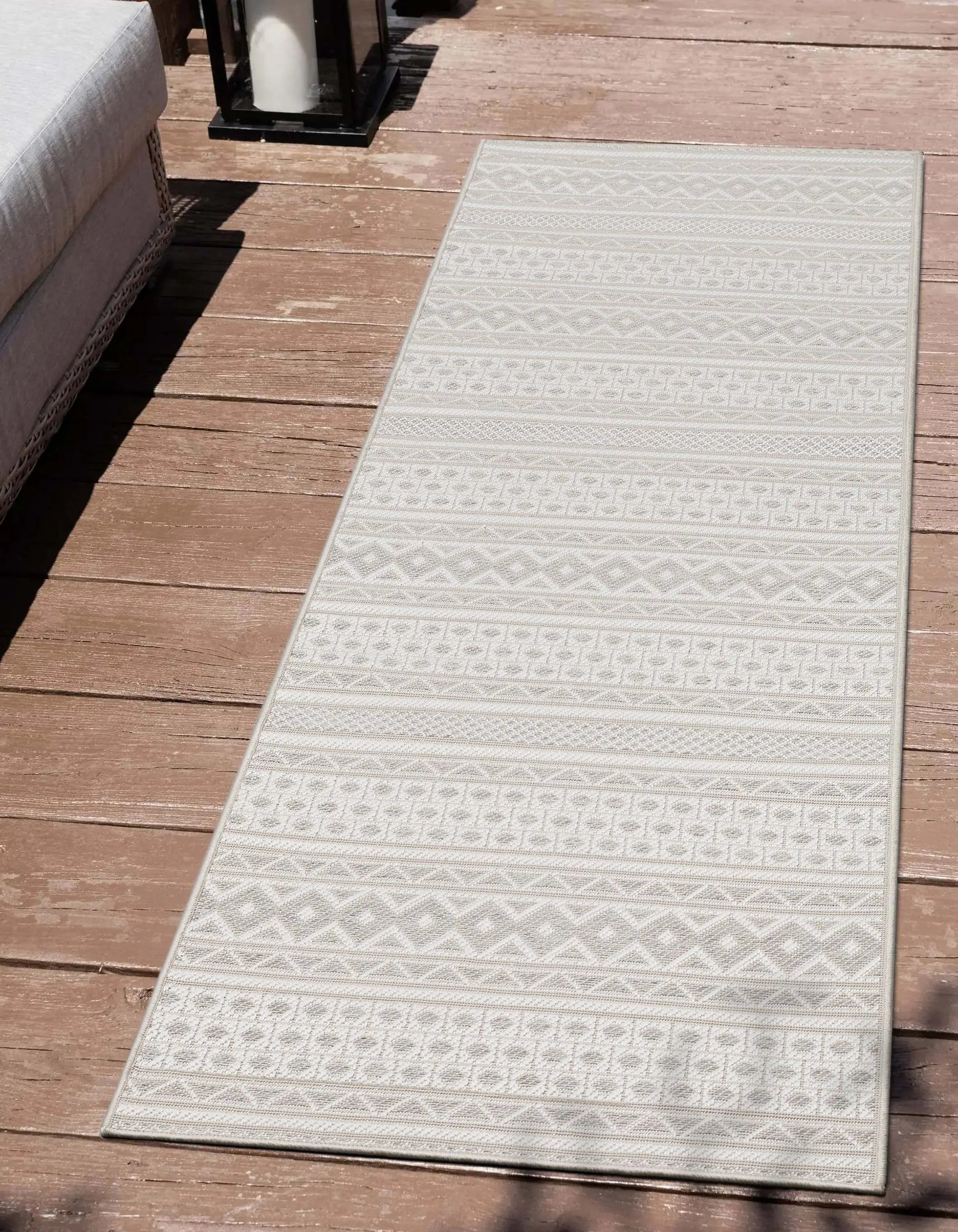 Arwen Tribal Indoor/Outdoor Ivory Textured Rug Well Woven