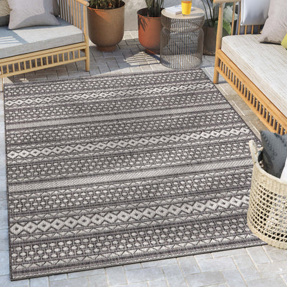 Arwen Tribal Indoor/Outdoor Black Textured Rug