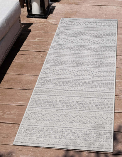Arwen Tribal Indoor/Outdoor Grey Textured Rug