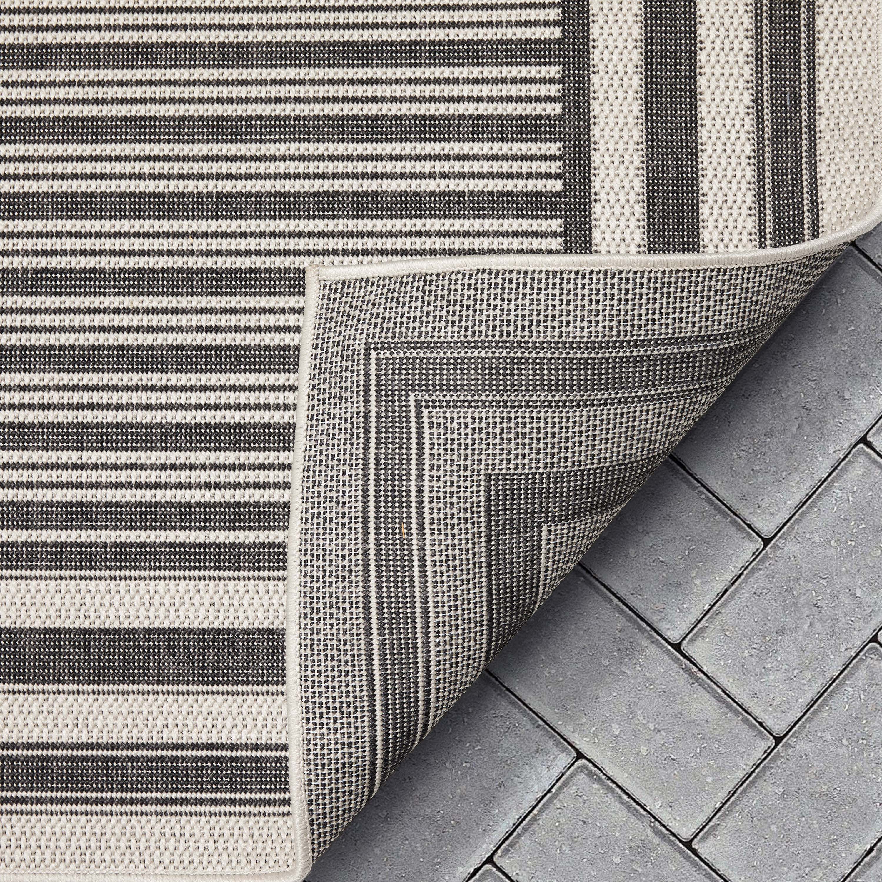 Frankie Modern Stripes Indoor/Outdoor Black Textured Rug