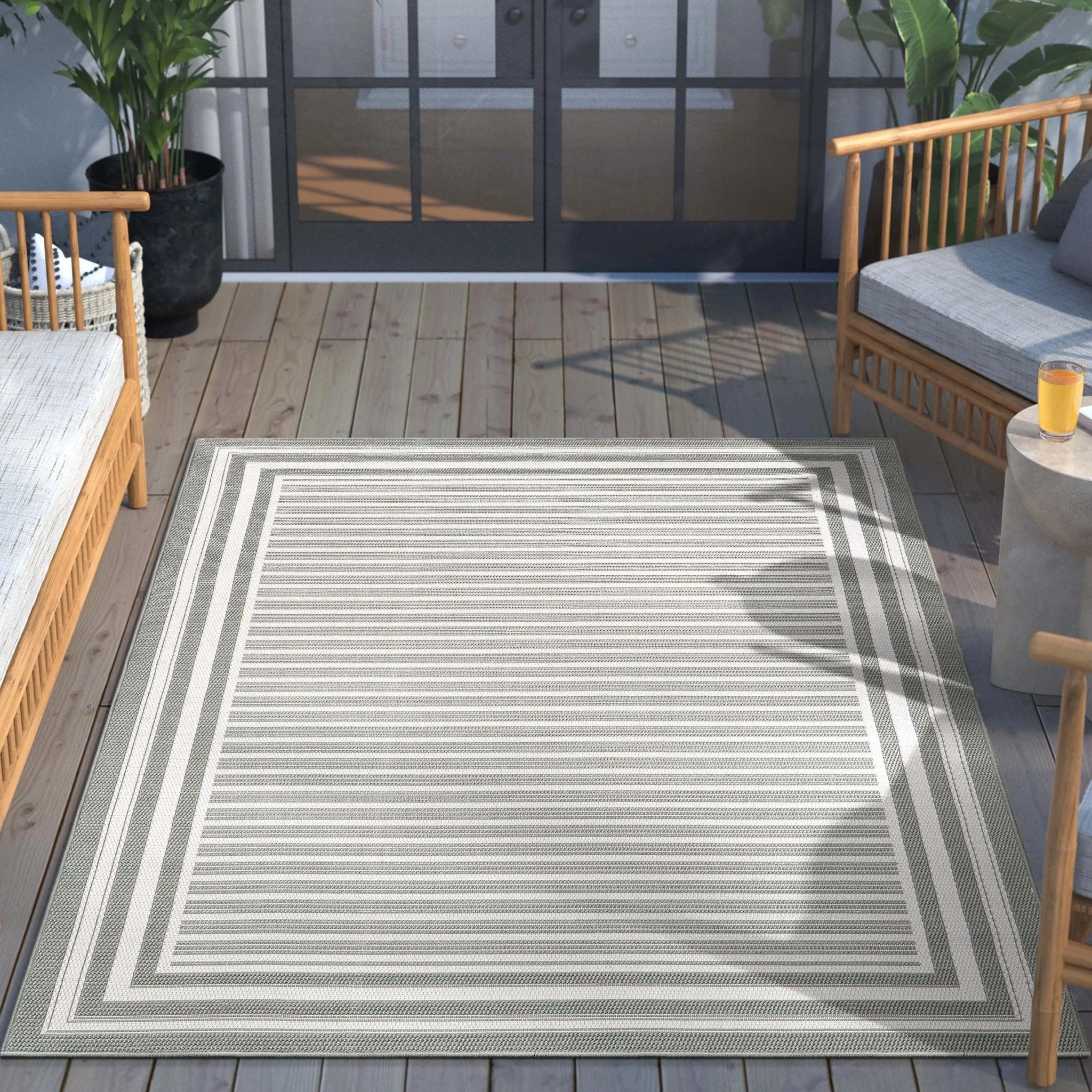 Frankie Modern Stripes Indoor/Outdoor Green Textured Rug Well Woven