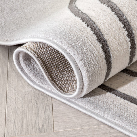 Archer Retro Geometric Pattern Grey Glam Rug