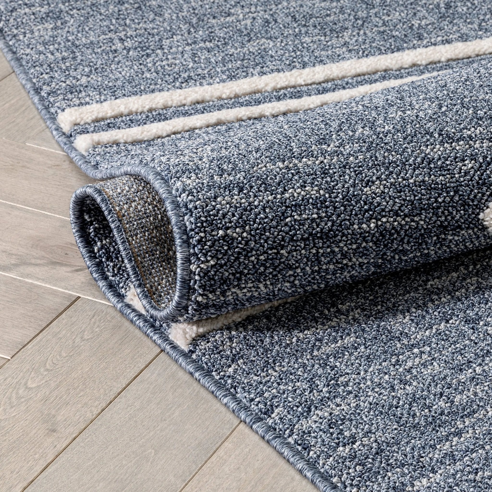 Evie Tribal Diamond Medallion Pattern Blue Looped Pile Rug Well Woven