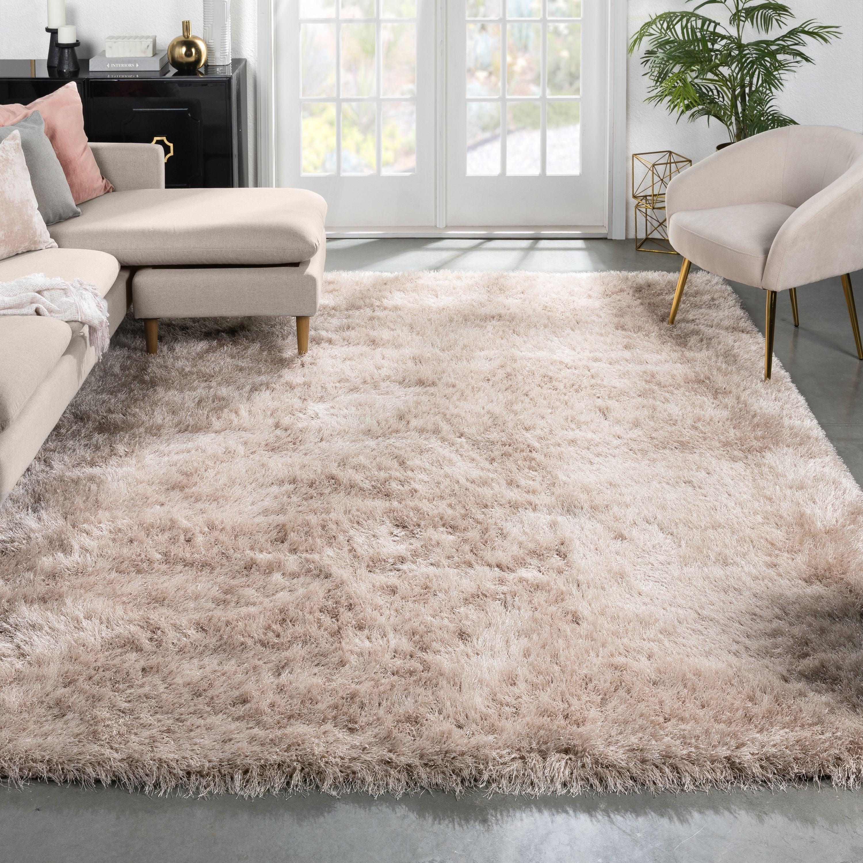 Chie Glam Solid Ultra-Soft Beige Shag Rug