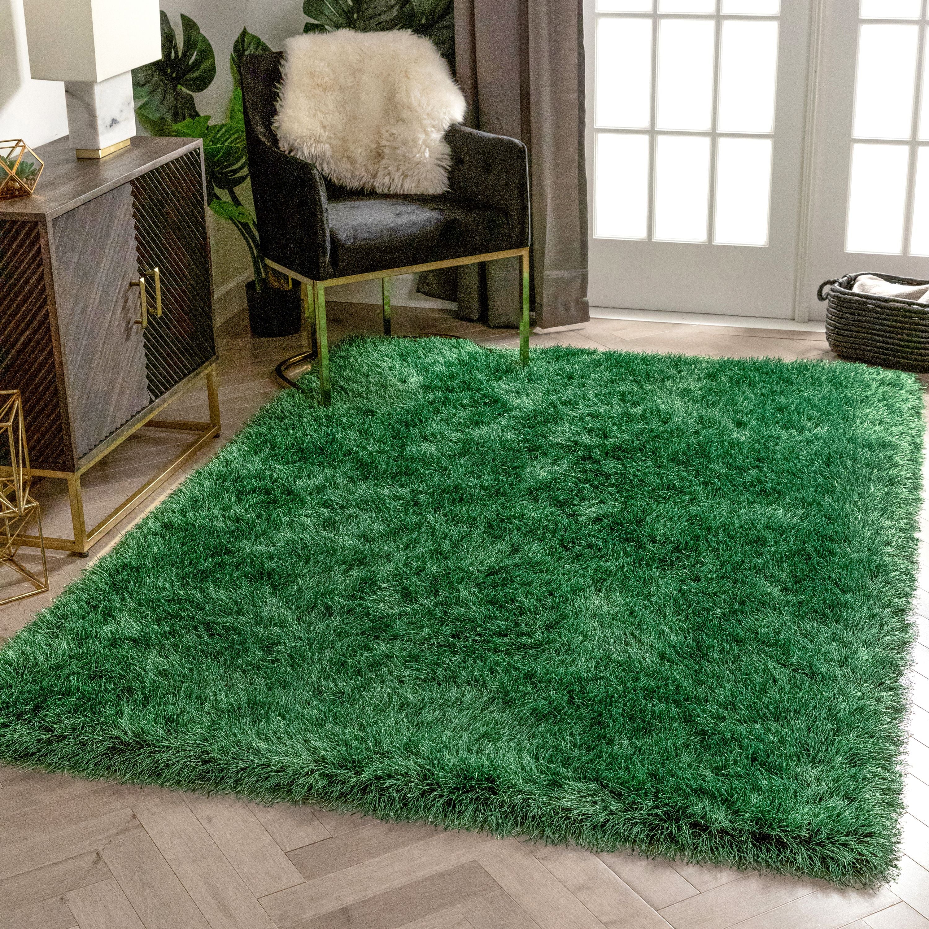 Chie Glam Solid Ultra-Soft Green Shag Rug