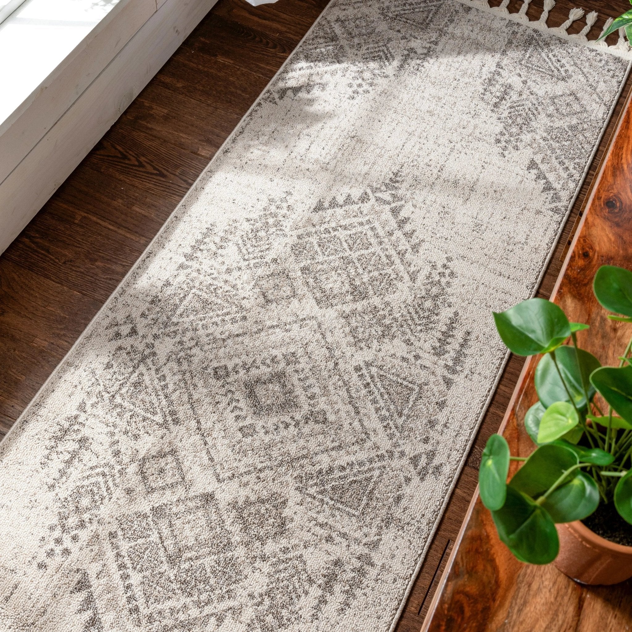 Anette Vintage Distressed Medallion Beige Kilim-Style Rug Well Woven