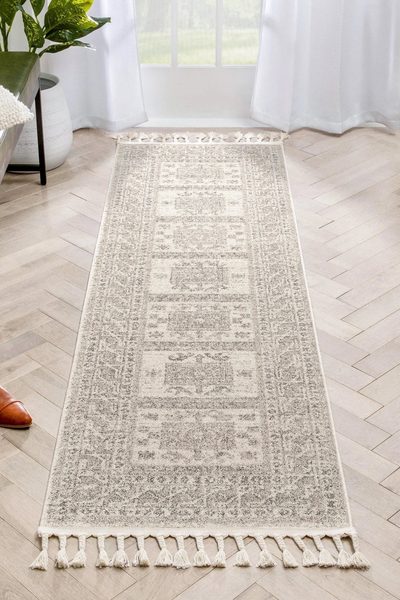 Carina Tribal Medallion Beige Kilim-Style Rug Well Woven