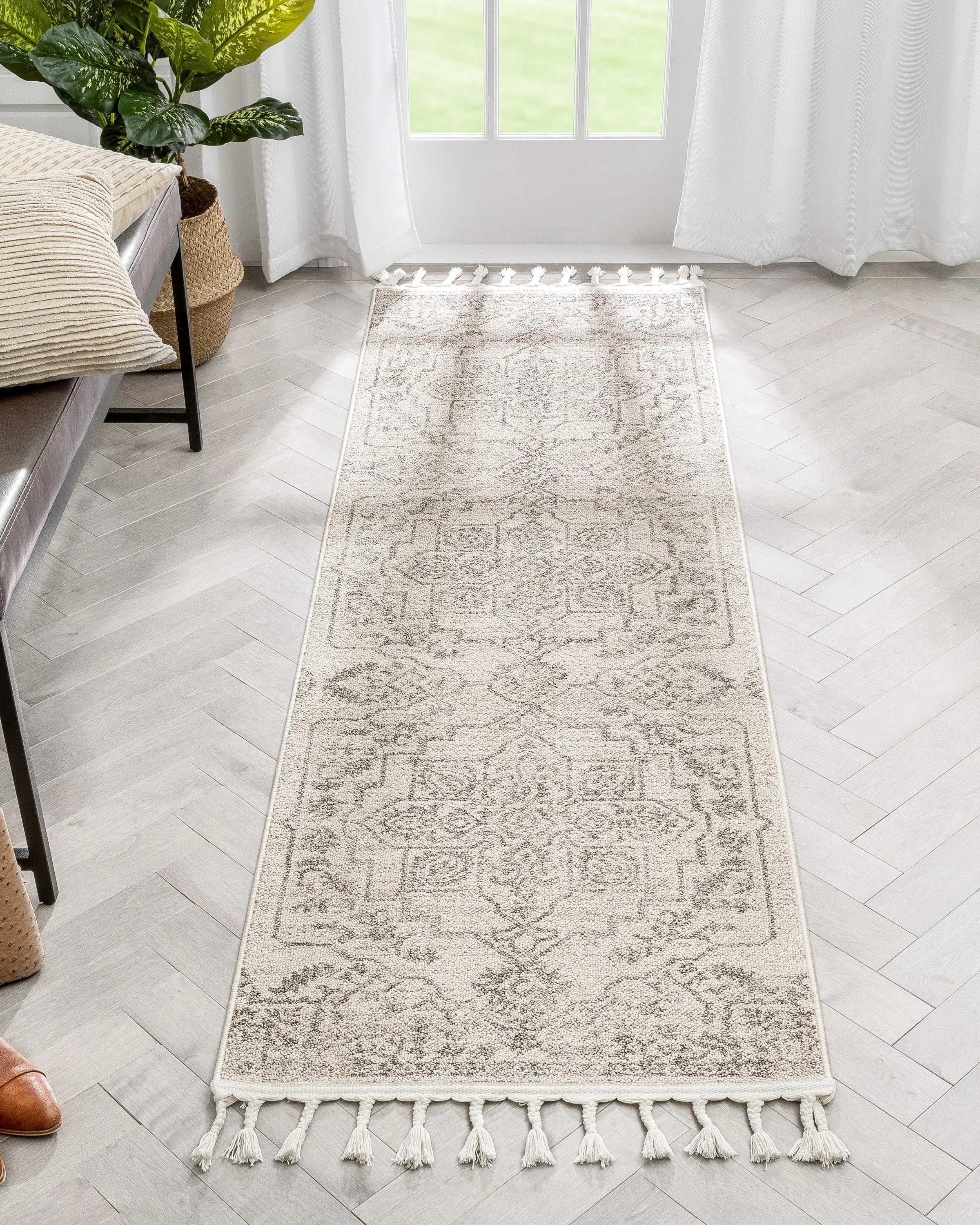 Valentina Oriental Medallion Brown Beige Kilim-Style 5'3" x 7'3" Rug Well Woven