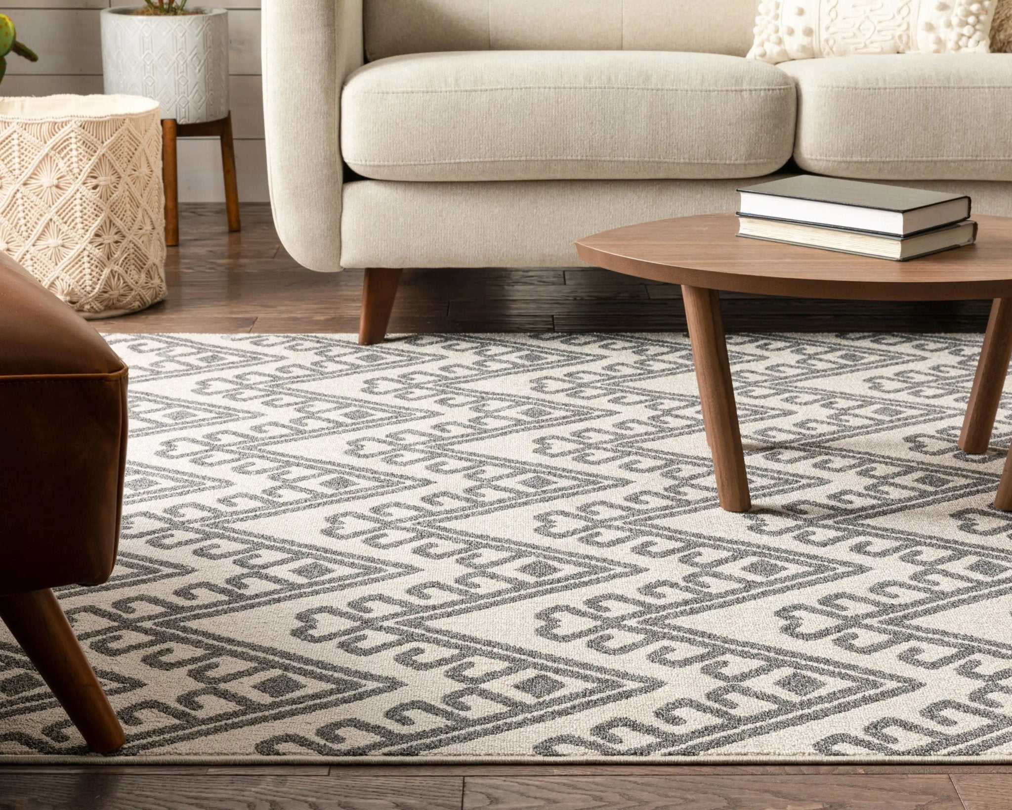 Tico Geometric Tribal Beige 5'3" x 7'3" Kilim-Style Rug Well Woven