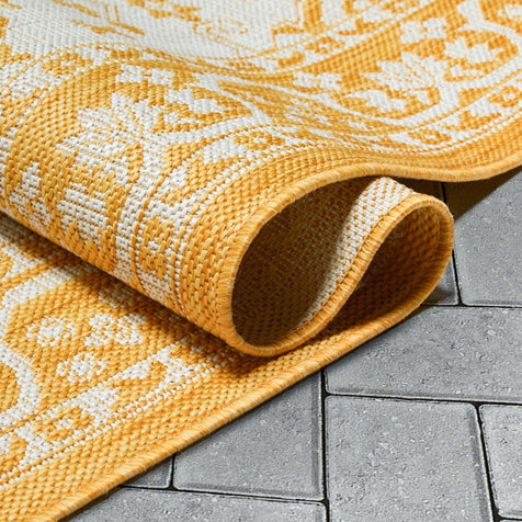 Celesine Oriental Medallion Indoor/Outdoor Yellow Flat-Weave Rug