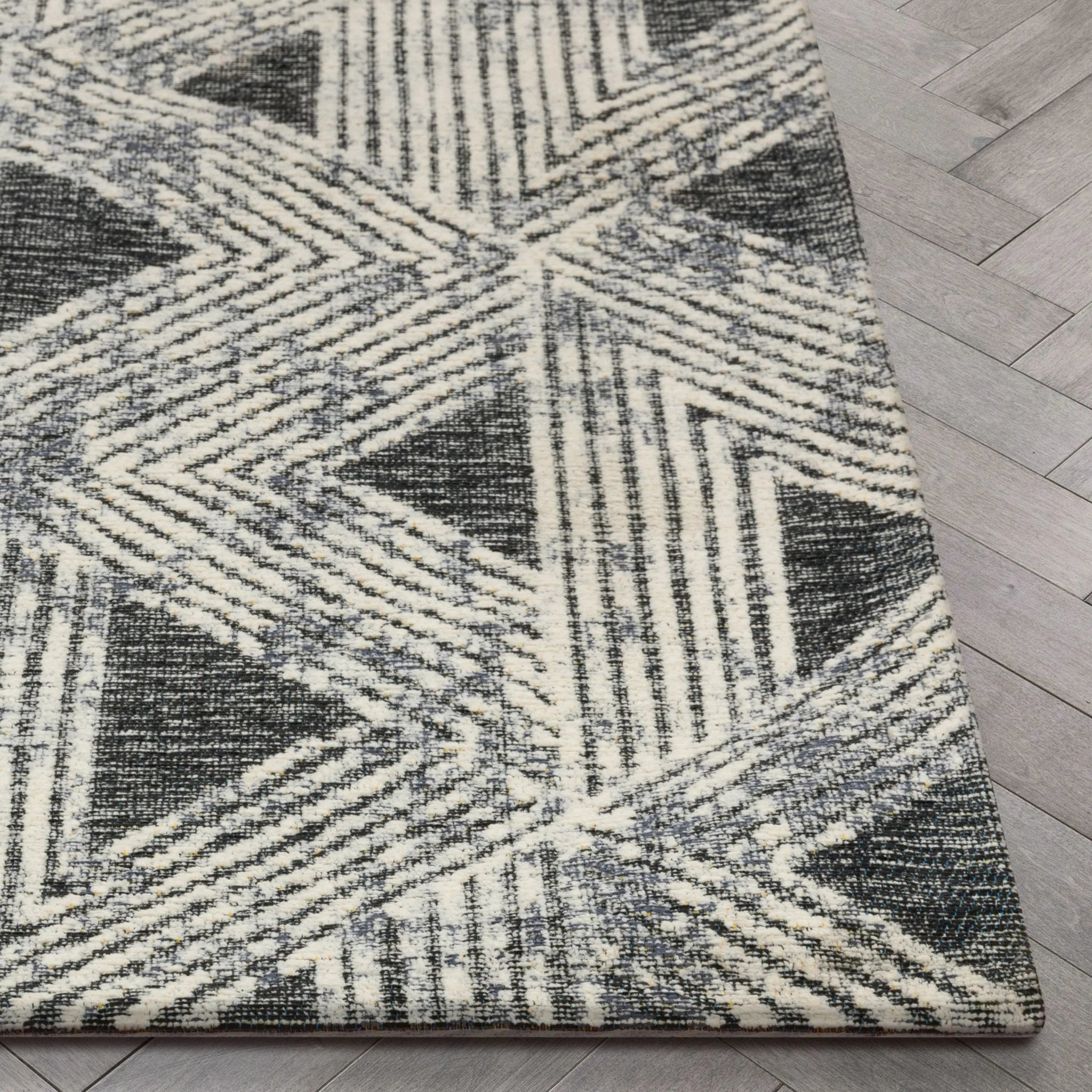 Veria Mid-Century Modern Geometric Grey 5'3" x 7'3" Kilim-Style Rug Well Woven