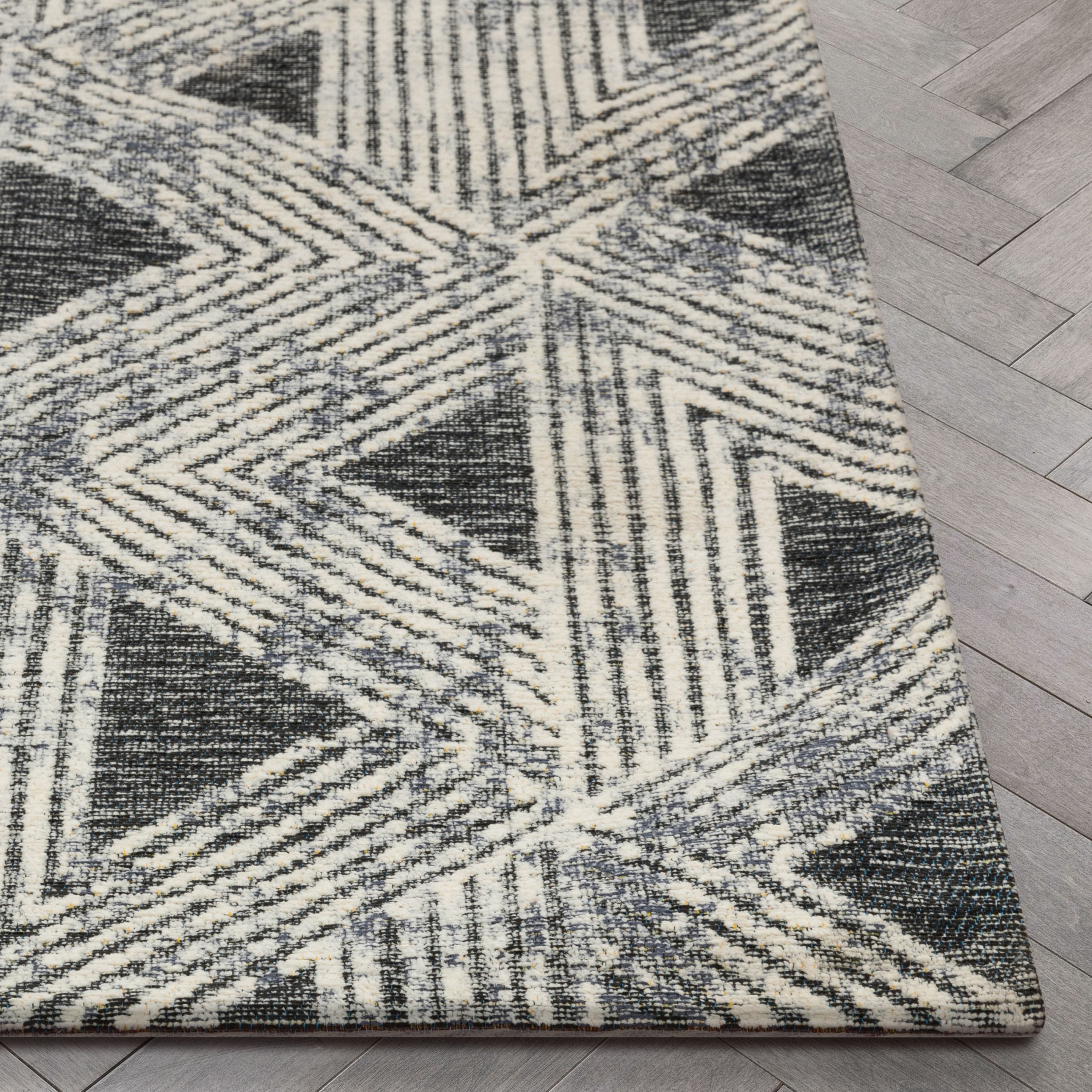 Veria Mid-Century Modern Geometric Grey 5'3" x 7'3" Kilim-Style Rug