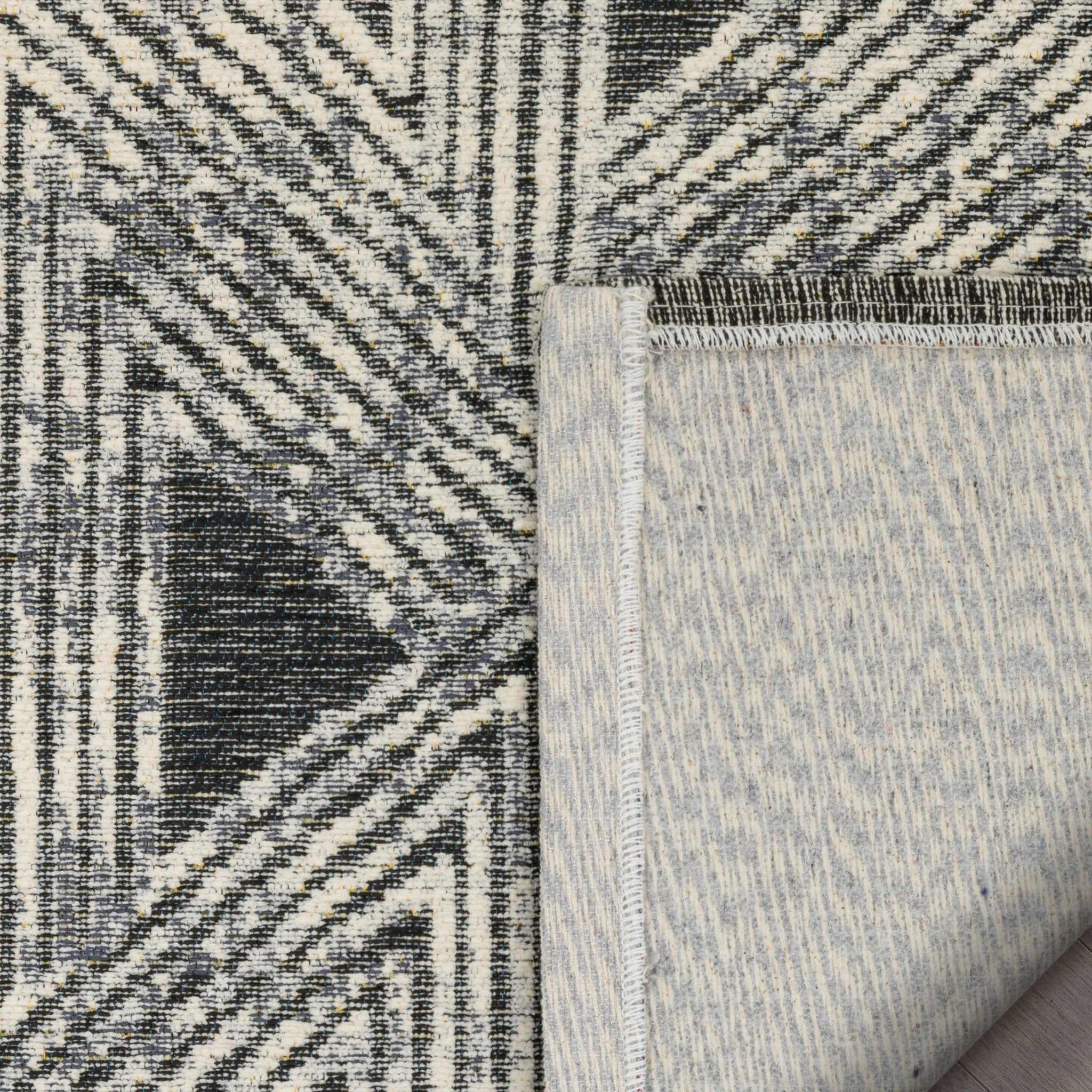 Veria Mid-Century Modern Geometric Grey 5'3" x 7'3" Kilim-Style Rug Well Woven