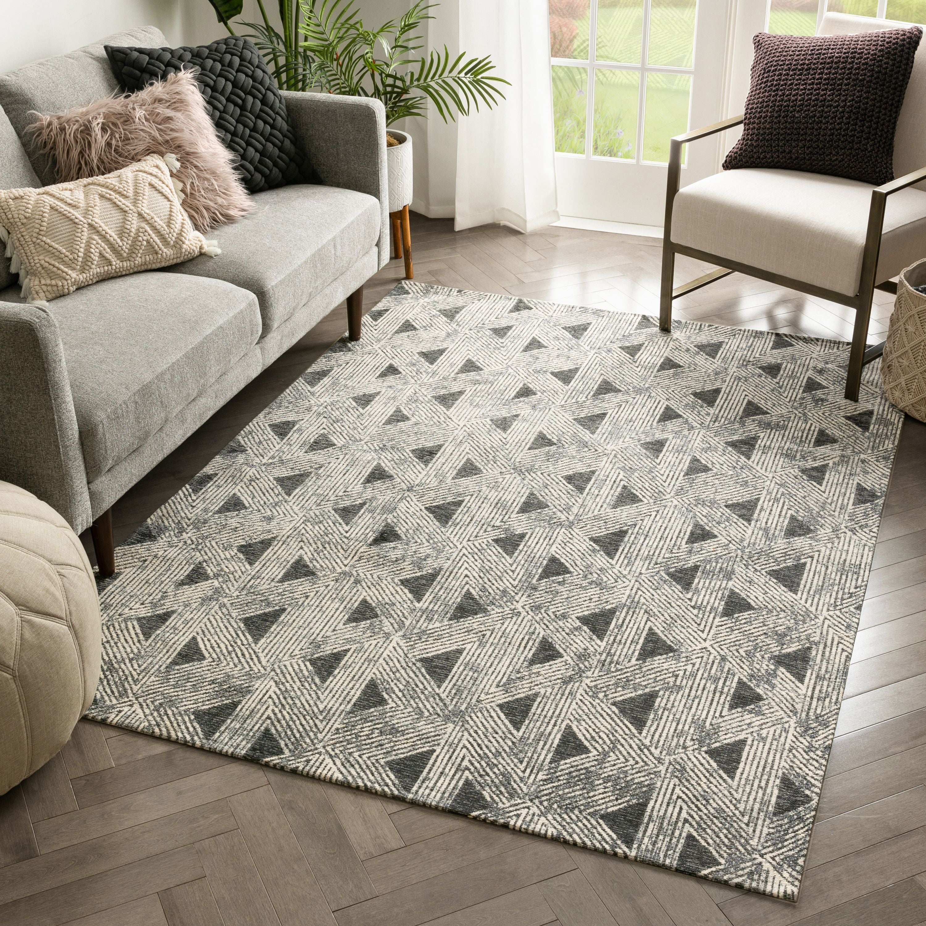 Veria Mid-Century Modern Geometric Grey 5'3" x 7'3" Kilim-Style Rug