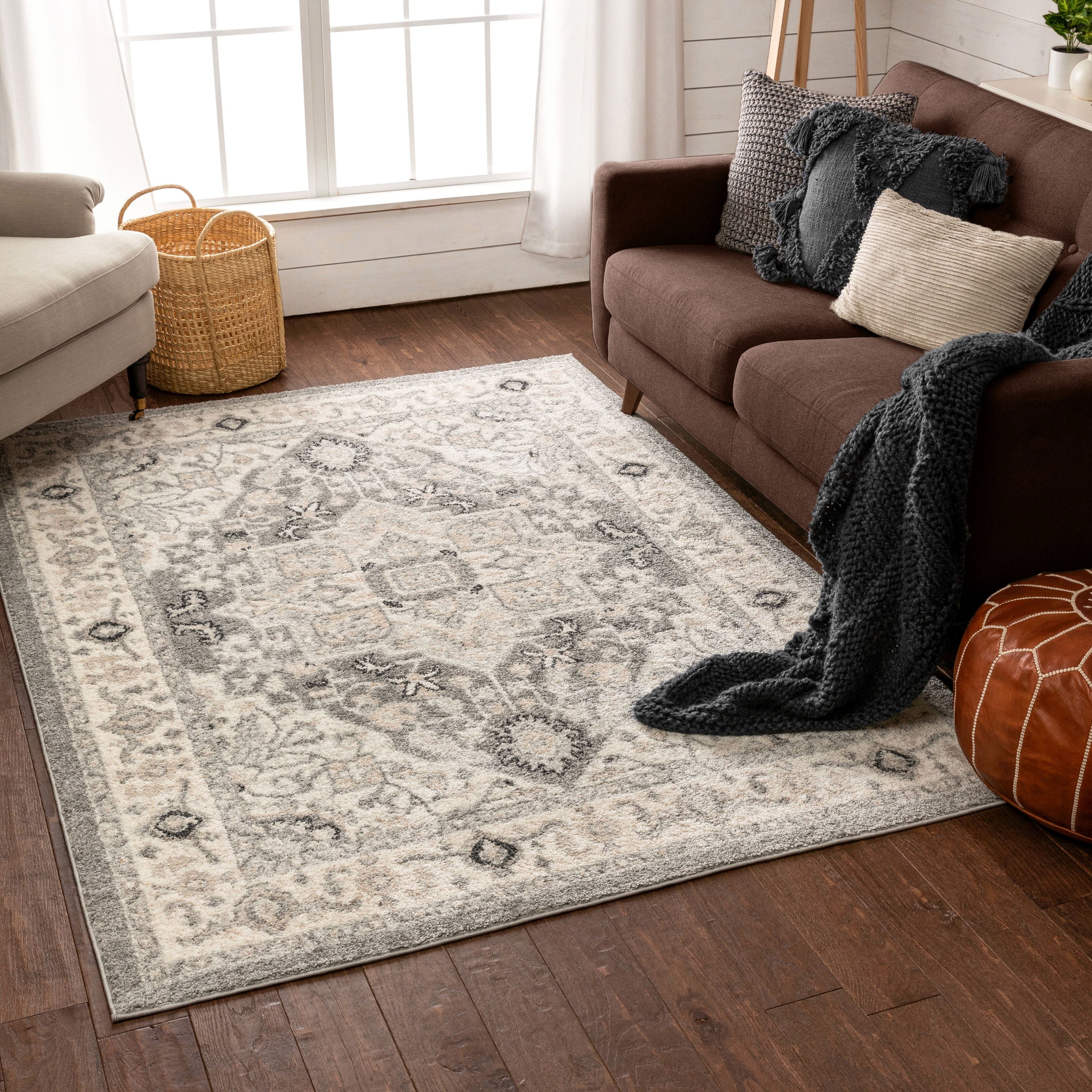 Forti Perisan Medallion Botanical Border Grey Rug