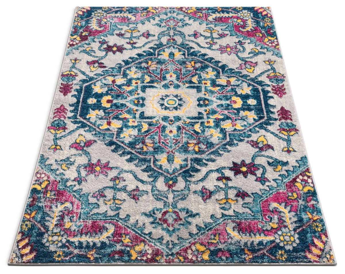 Gwendolyn Multi Bohemian Oriental Medallion 5'3" x 7'3" Rug