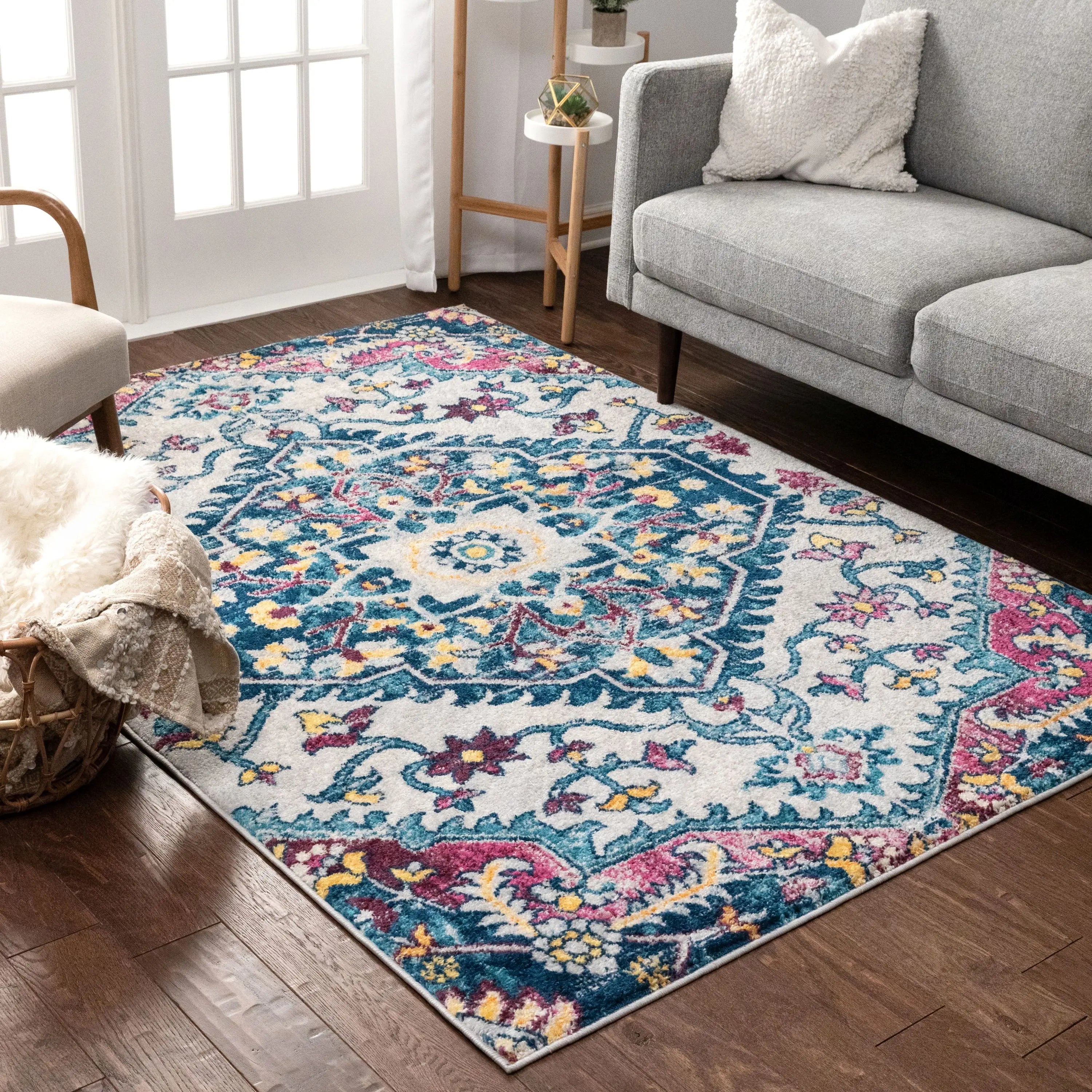 Gwendolyn Multi Bohemian Oriental Medallion 5'3" x 7'3" Rug Well Woven