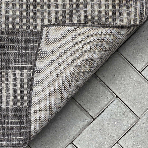 Stria Modern Stripes Indoor/Outdoor Black Flat-Weave Rug