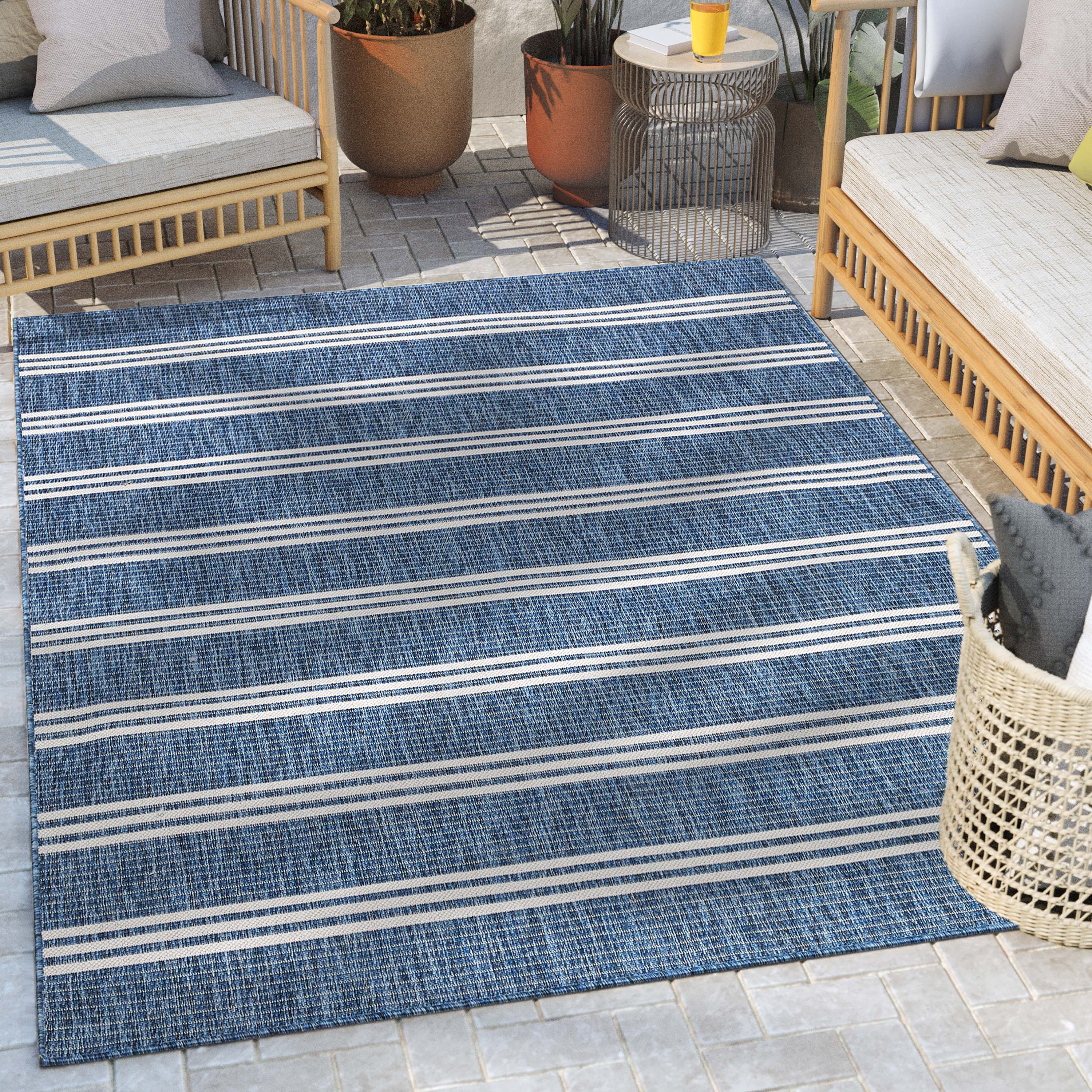 Catalina Modern Stripes 5'3" x 7'3" Indoor/Outdoor Blue Flat-Weave Rug