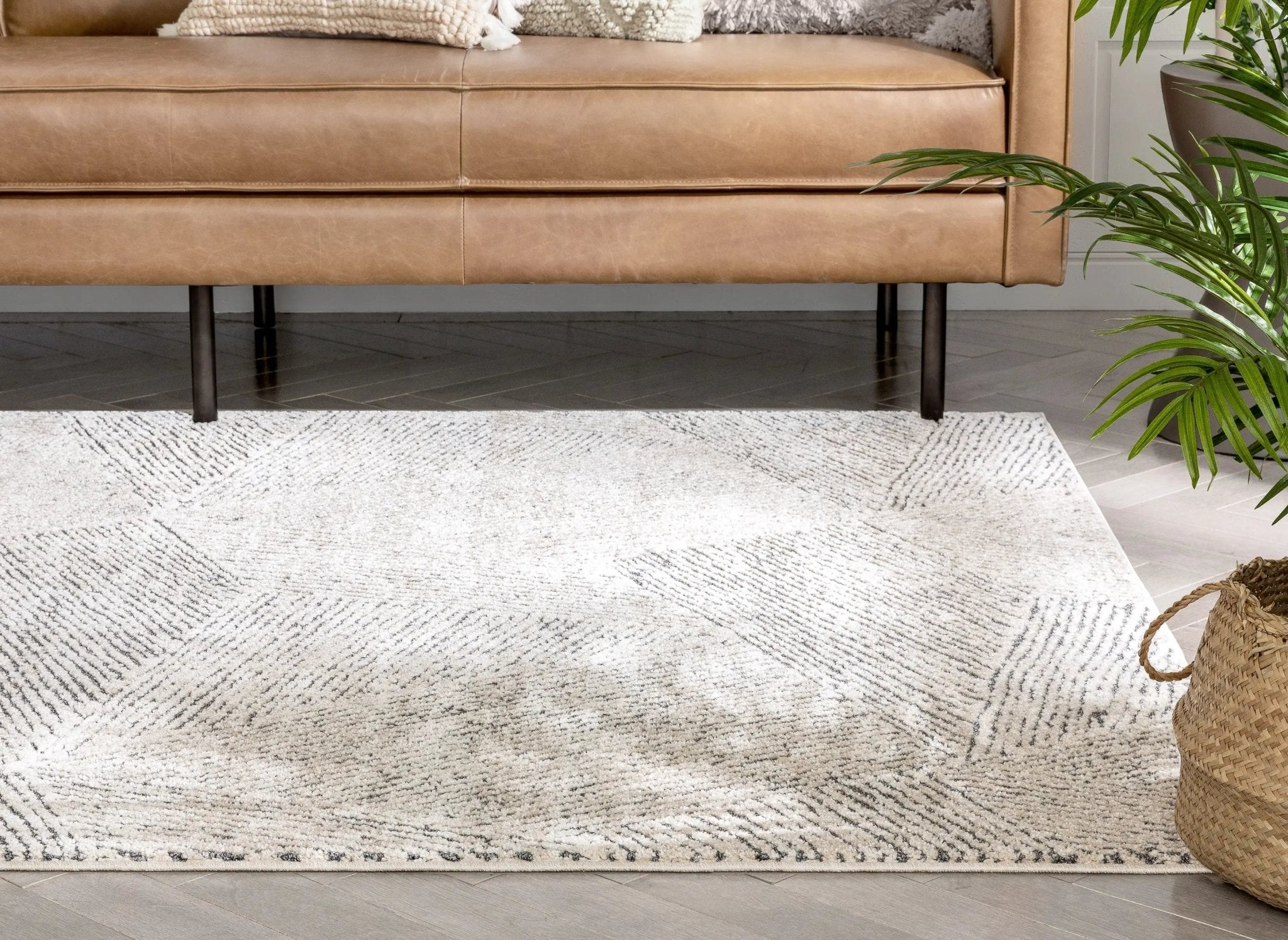 Enzo Tribal Geometric Lines Beige Distressed High-Low Rug Well Woven