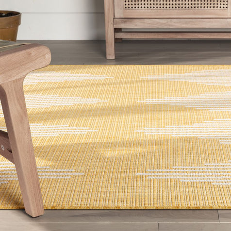 Kai Modern Chevron Pattern Yellow Flat-Weave Indoor/Outdoor Rug