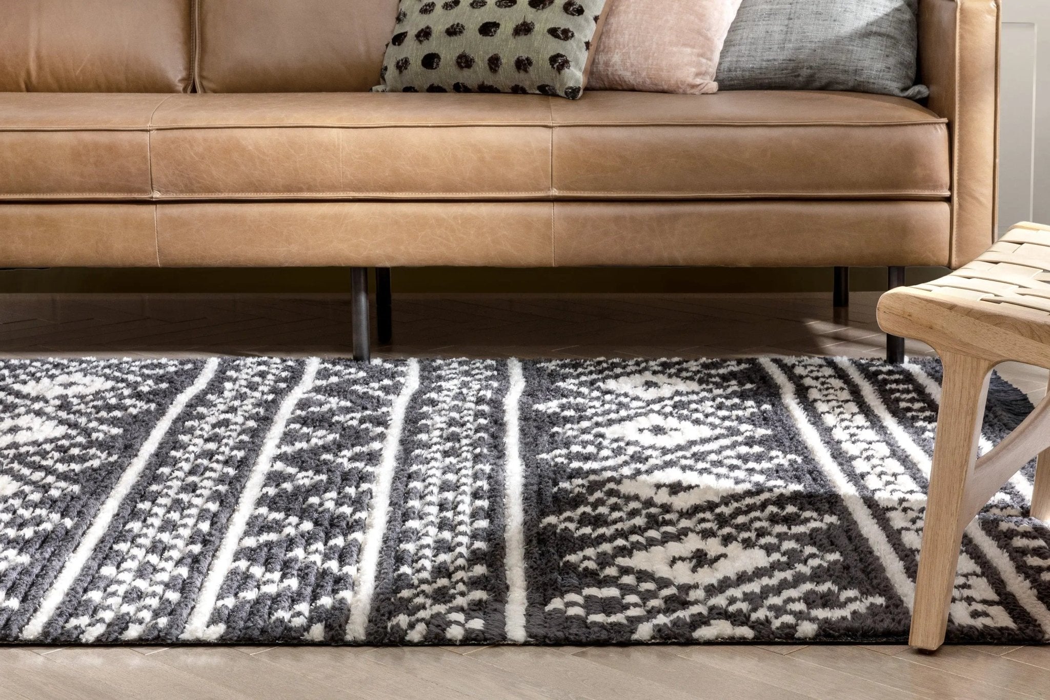 Nokomis Tribal Diamond Lattice Pattern Grey High-Low Textured Pile Rug Well Woven