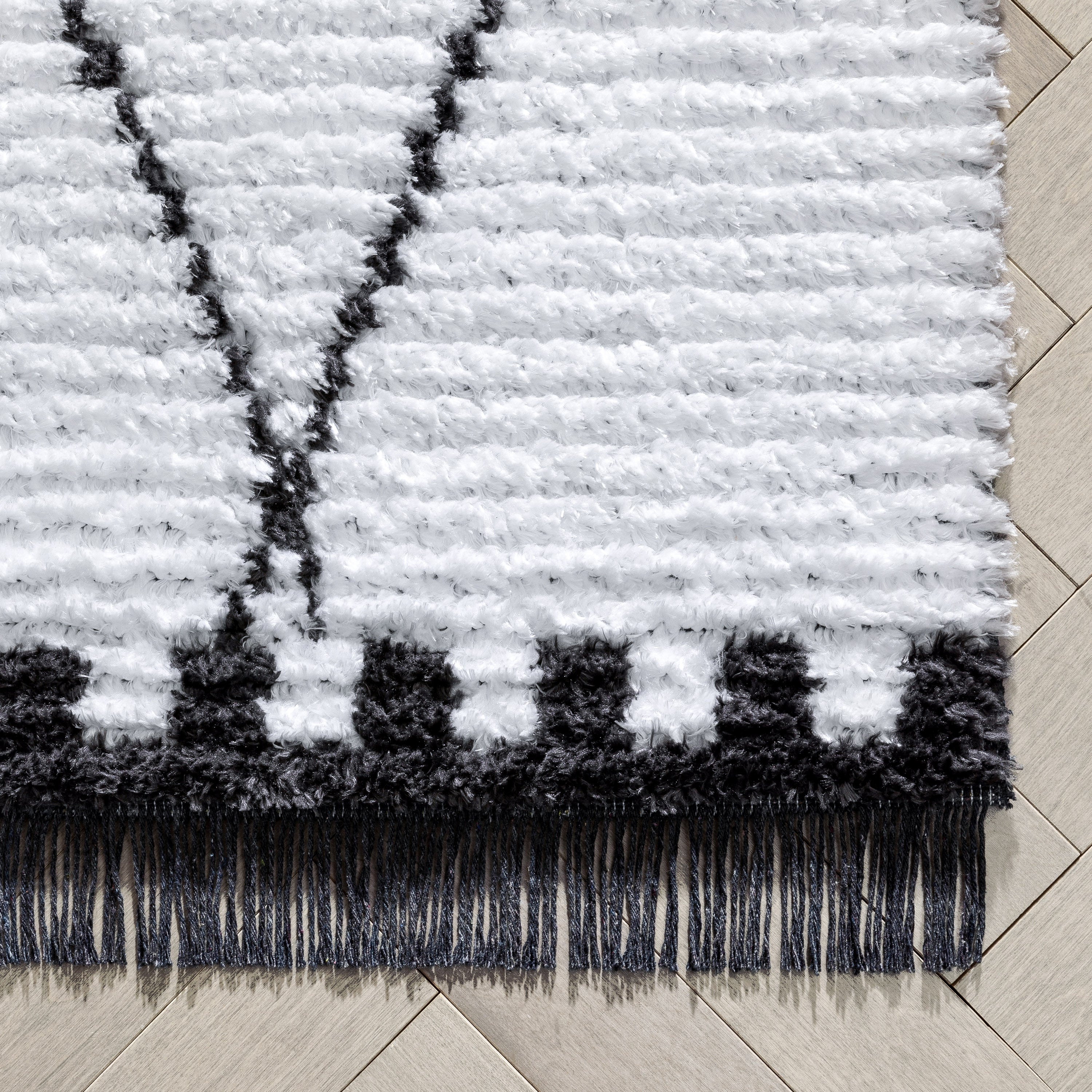 Soyala Tribal Diamond Lattice Pattern Grey High-Low Textured Pile Rug