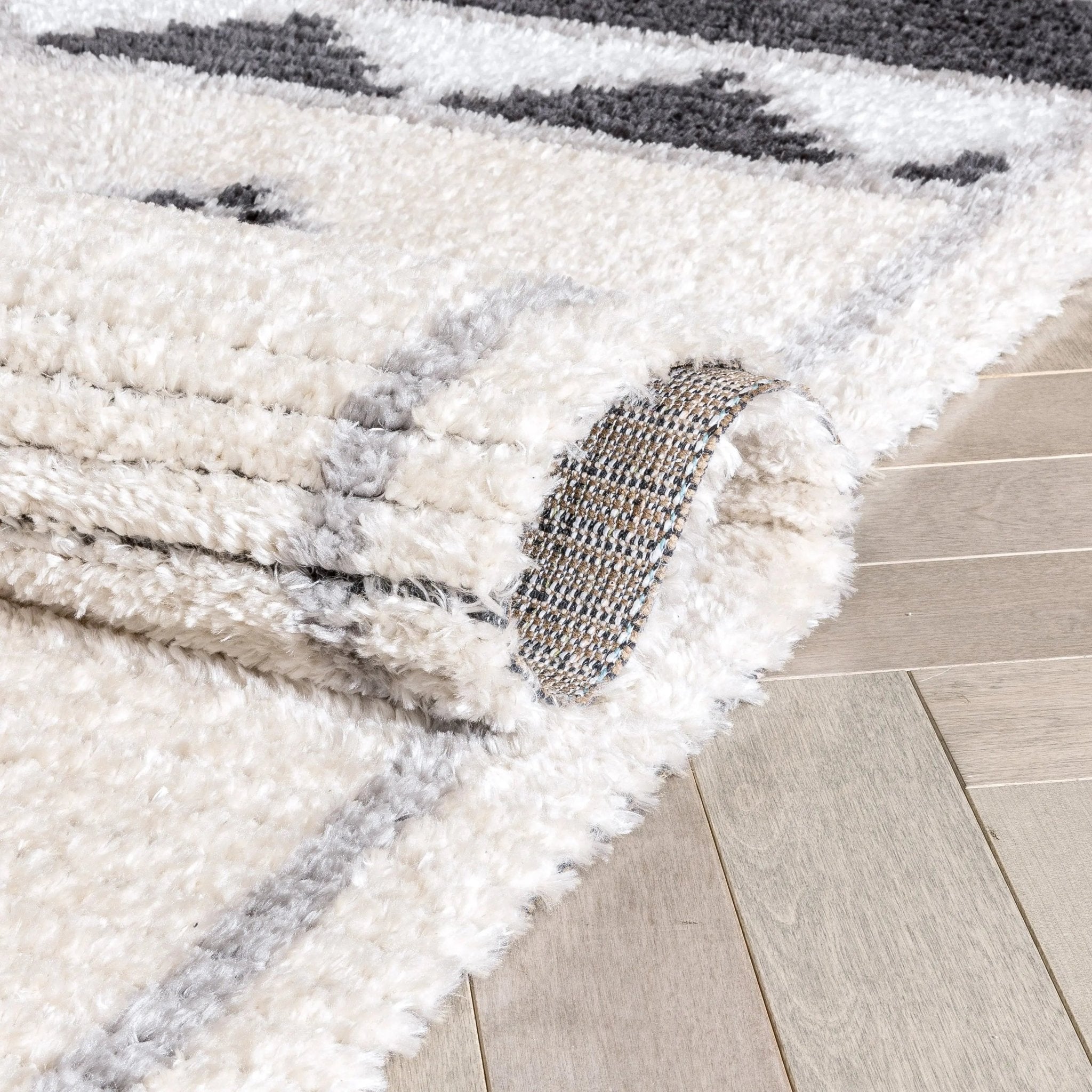 Una Moroccan Diamond Medallion Pattern Grey High-Low Textured Pile Rug Well Woven