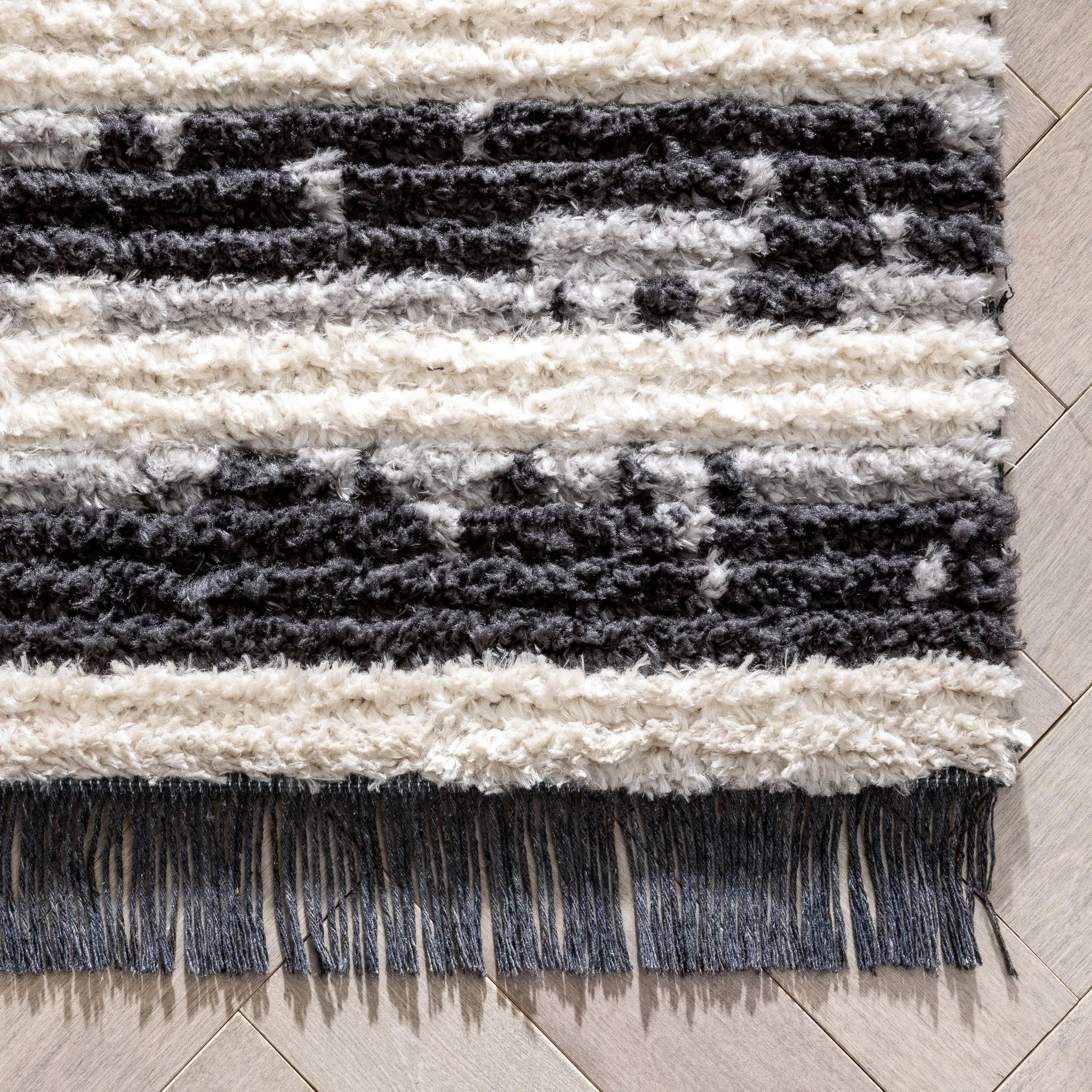 Sakari Moroccan Diamond Medallion Pattern Grey High-Low Textured Pile Rug Well Woven