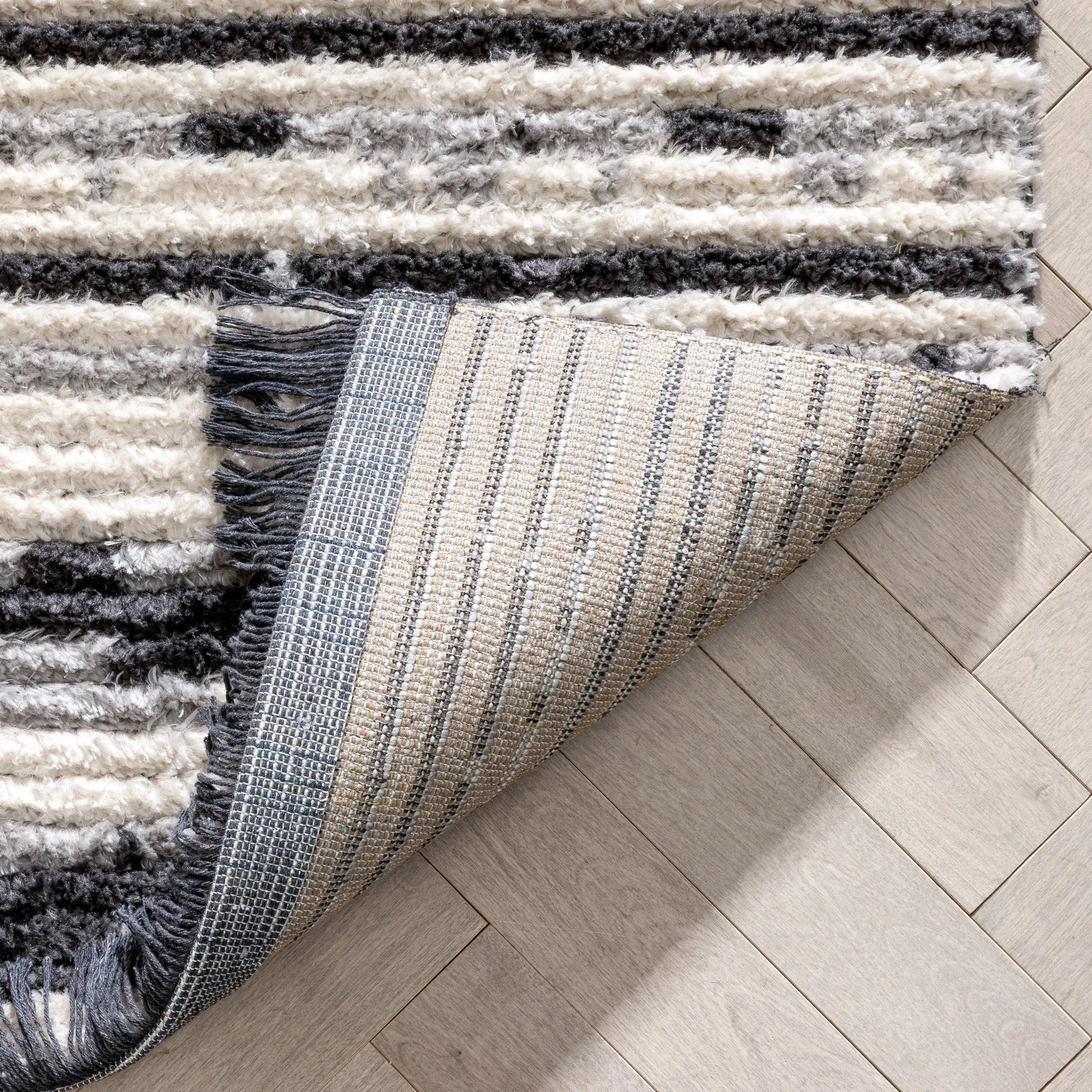 Sakari Moroccan Diamond Medallion Pattern Grey High-Low Textured Pile Rug Well Woven