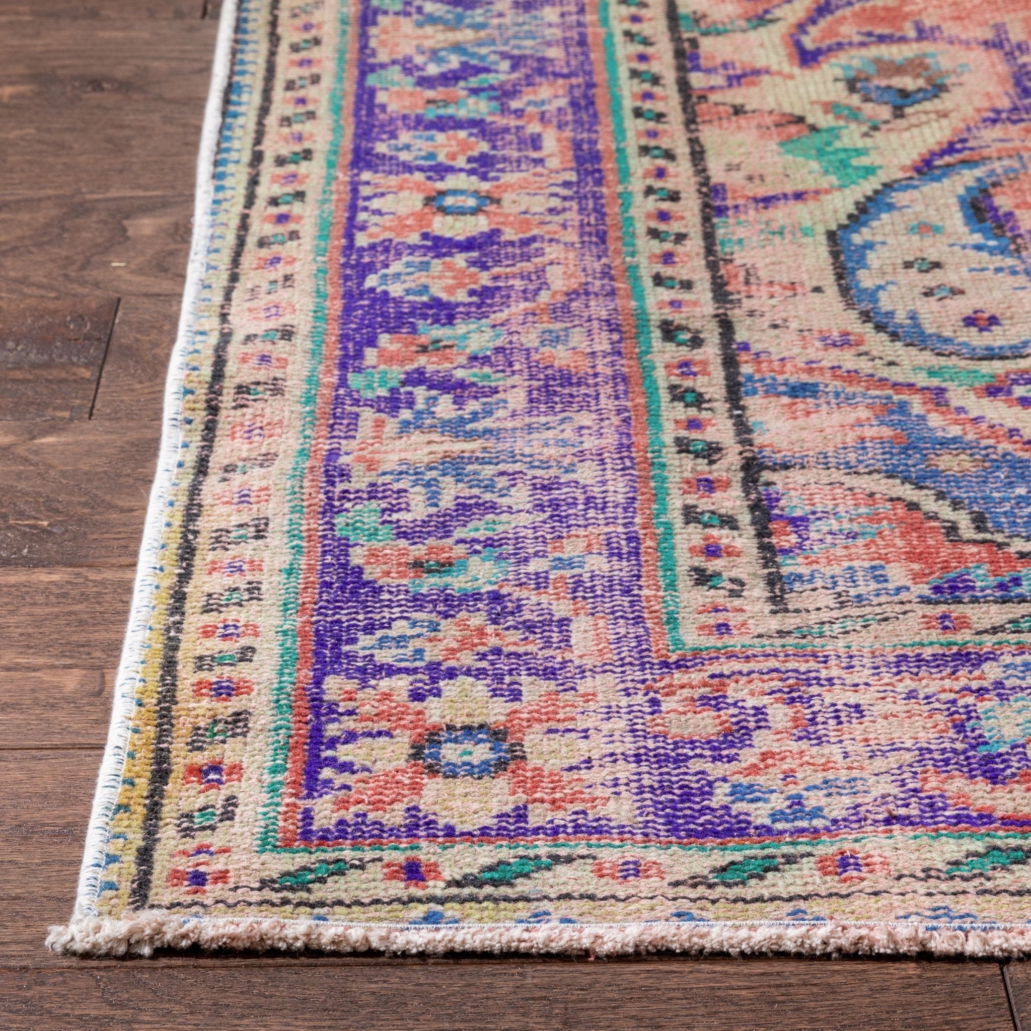Canan Crimson & Purple Oriental Medallion One-of-a-Kind Handmade Wool Area Rug 5'11" x 9'4" Well Woven