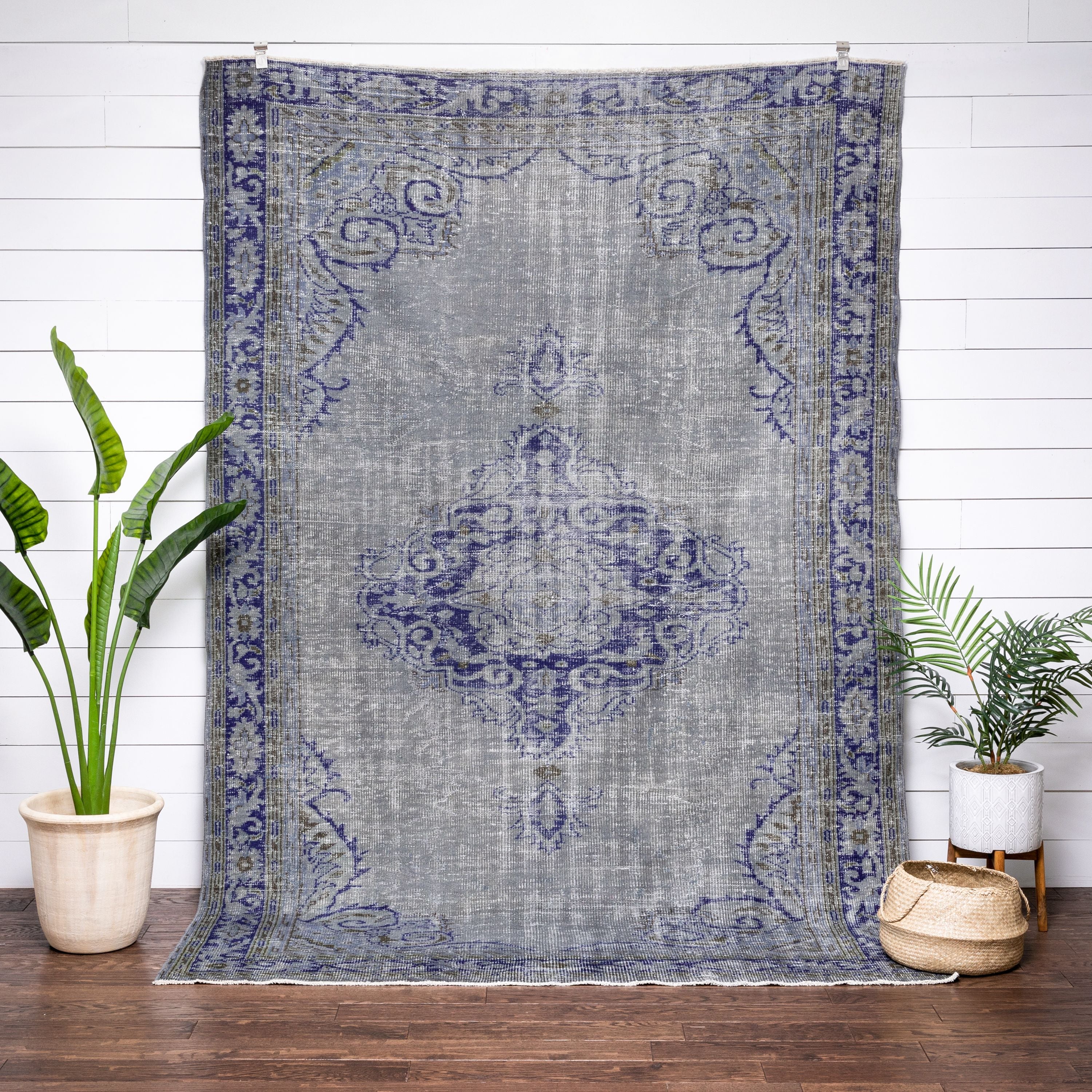 Arion Grey Overdyed Medallion One-of-a-Kind Handmade Wool Area Rug 6'7" x 9'9" Well Woven