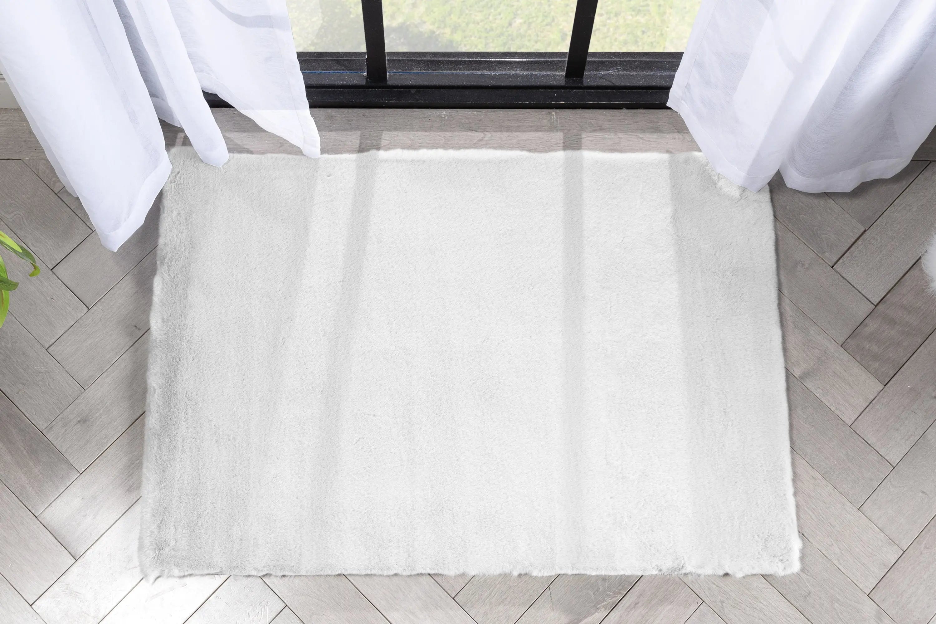 Crest Modern Glam Faux Fur Plush White Shag Rug Well Woven