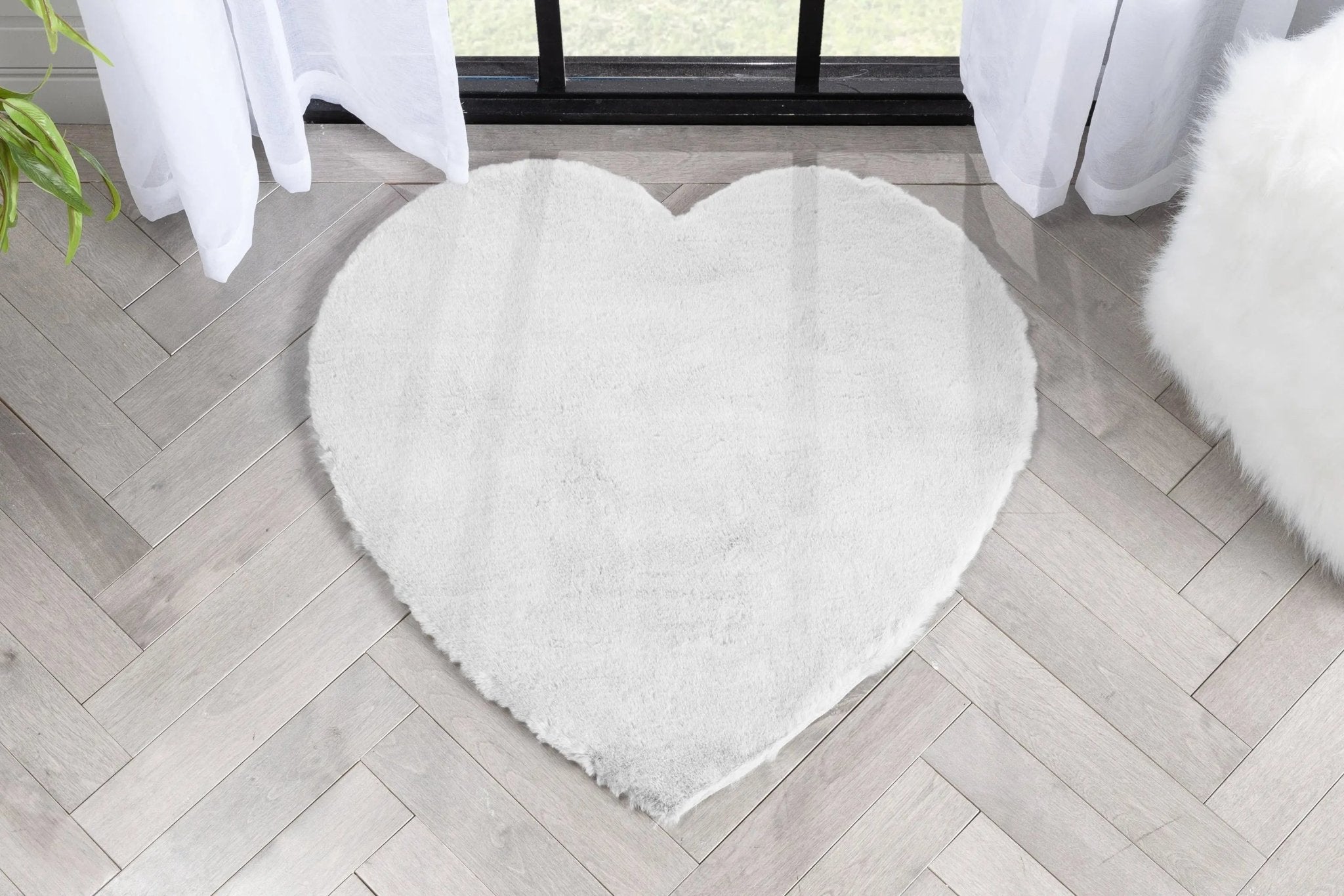 Crest Modern Glam Faux Fur Plush White Shag Rug Well Woven