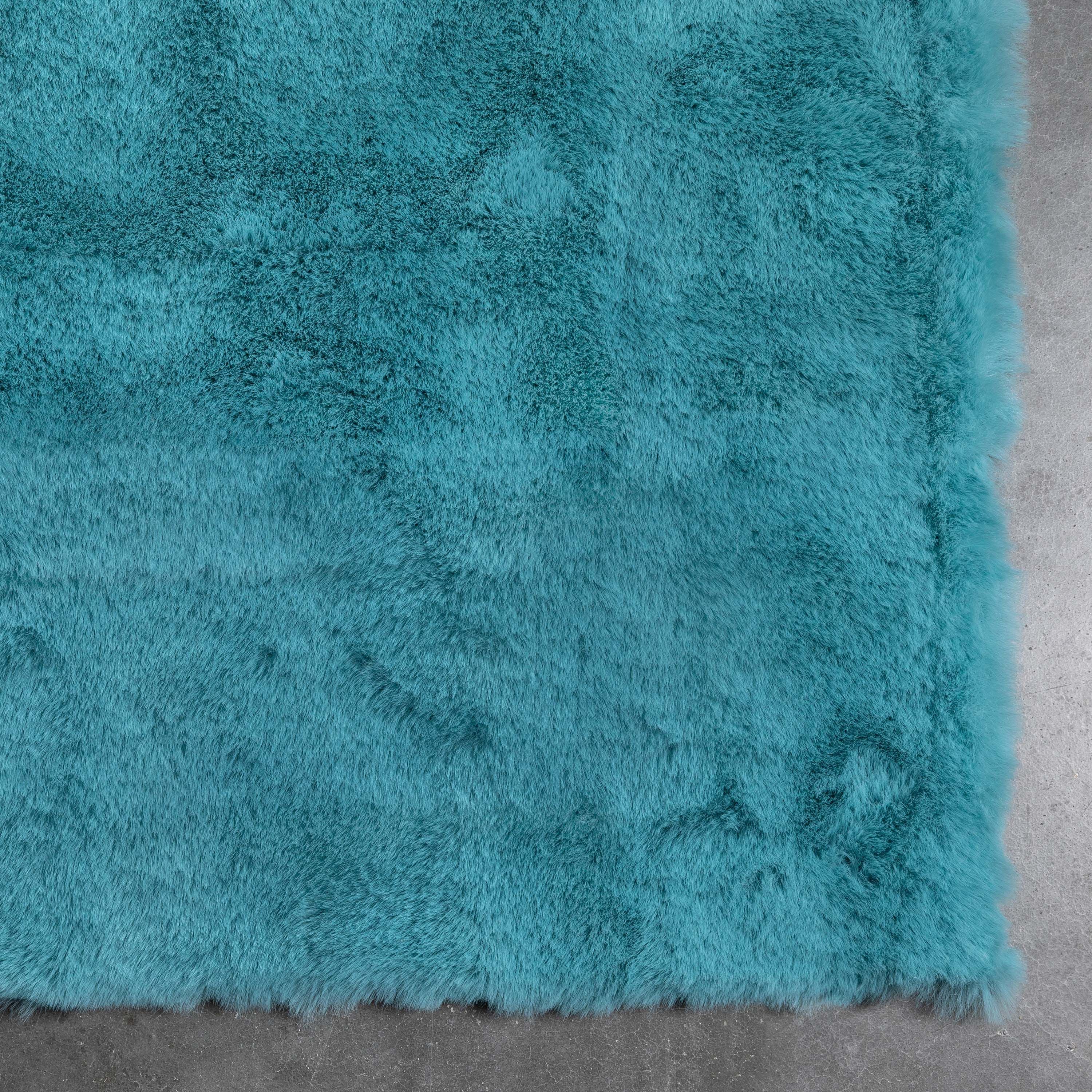 Crest Modern Glam Faux Fur Plush Light Blue Shag Rug